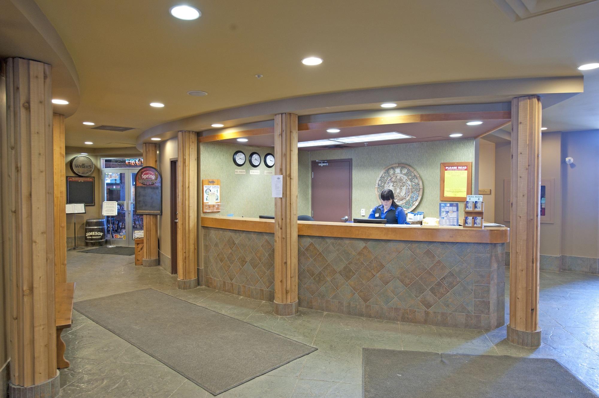 Vista Lobby Inn at Big White
