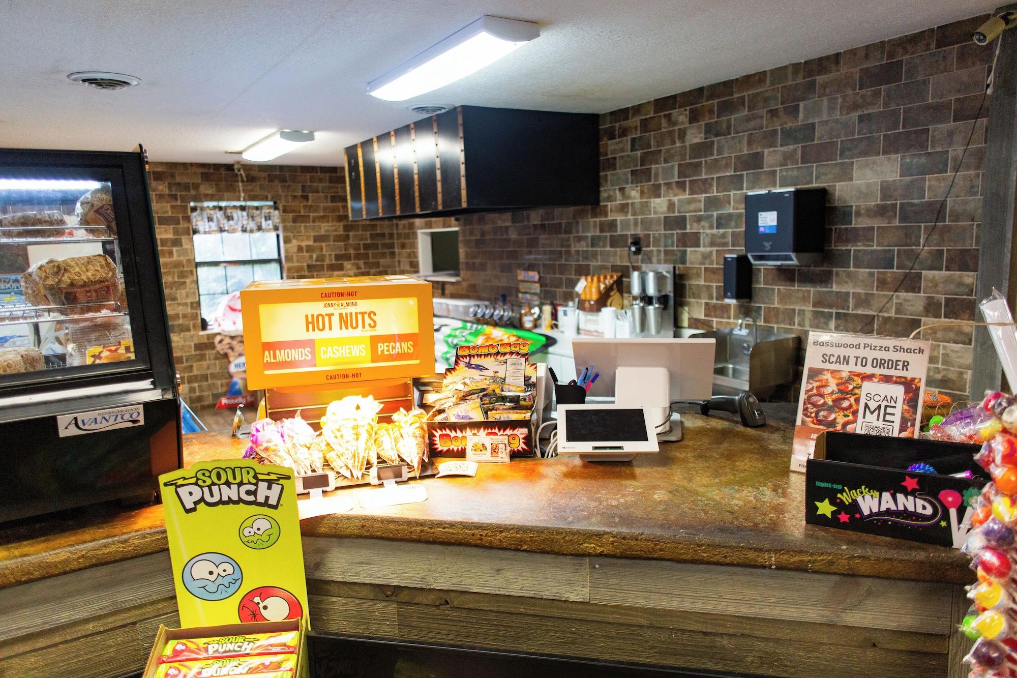 Restaurant Basswood Resort