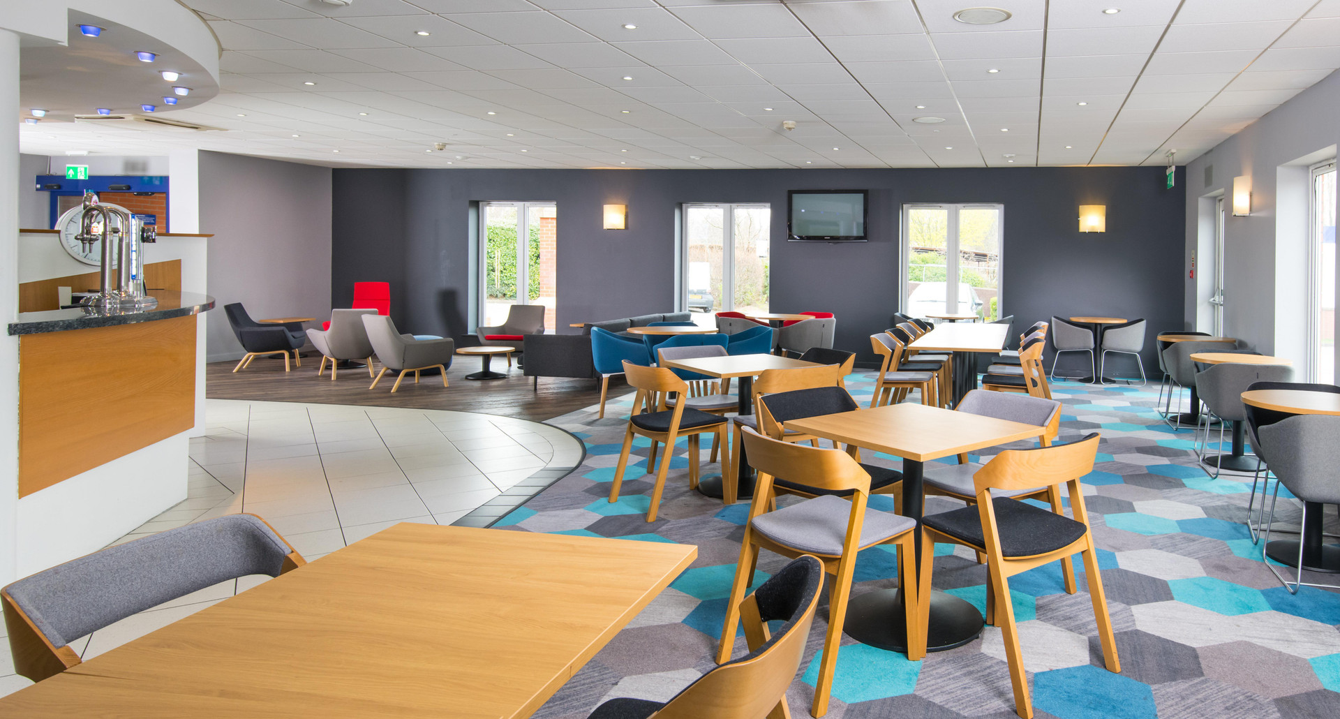 Bar/Salón Holiday Inn Express Manchester East by IHG