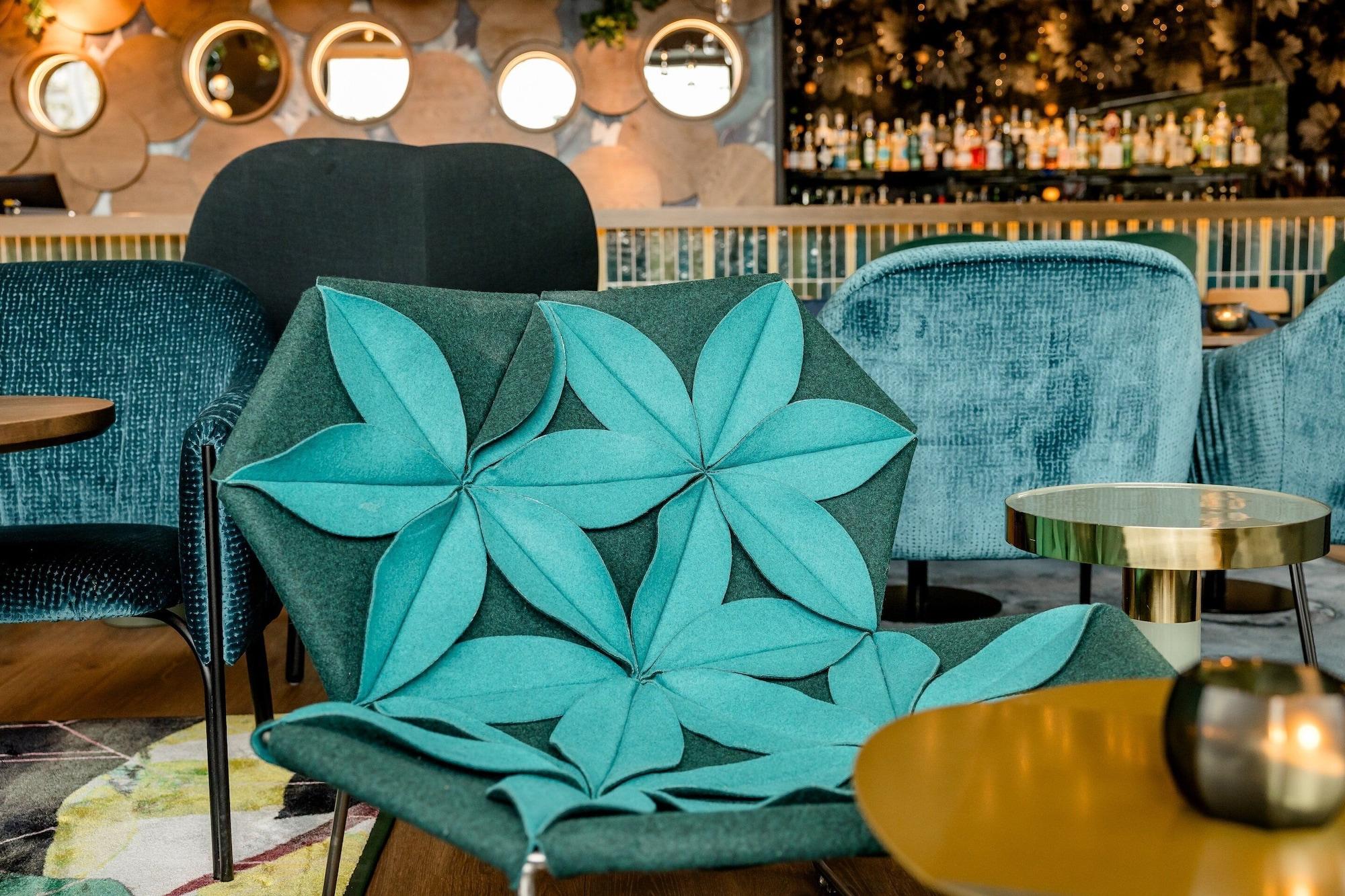 Bar/Salón Motel One Wiesbaden