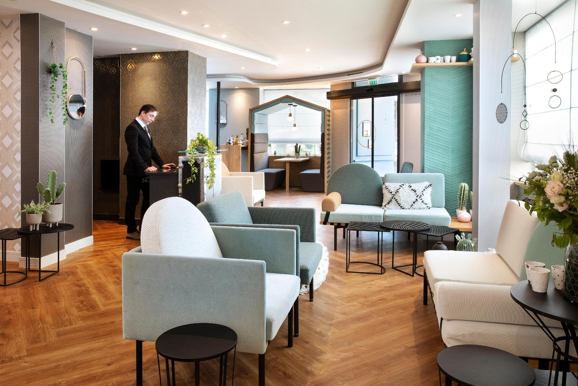 Vista Lobby Hôtel Eiffel Saint Charles
