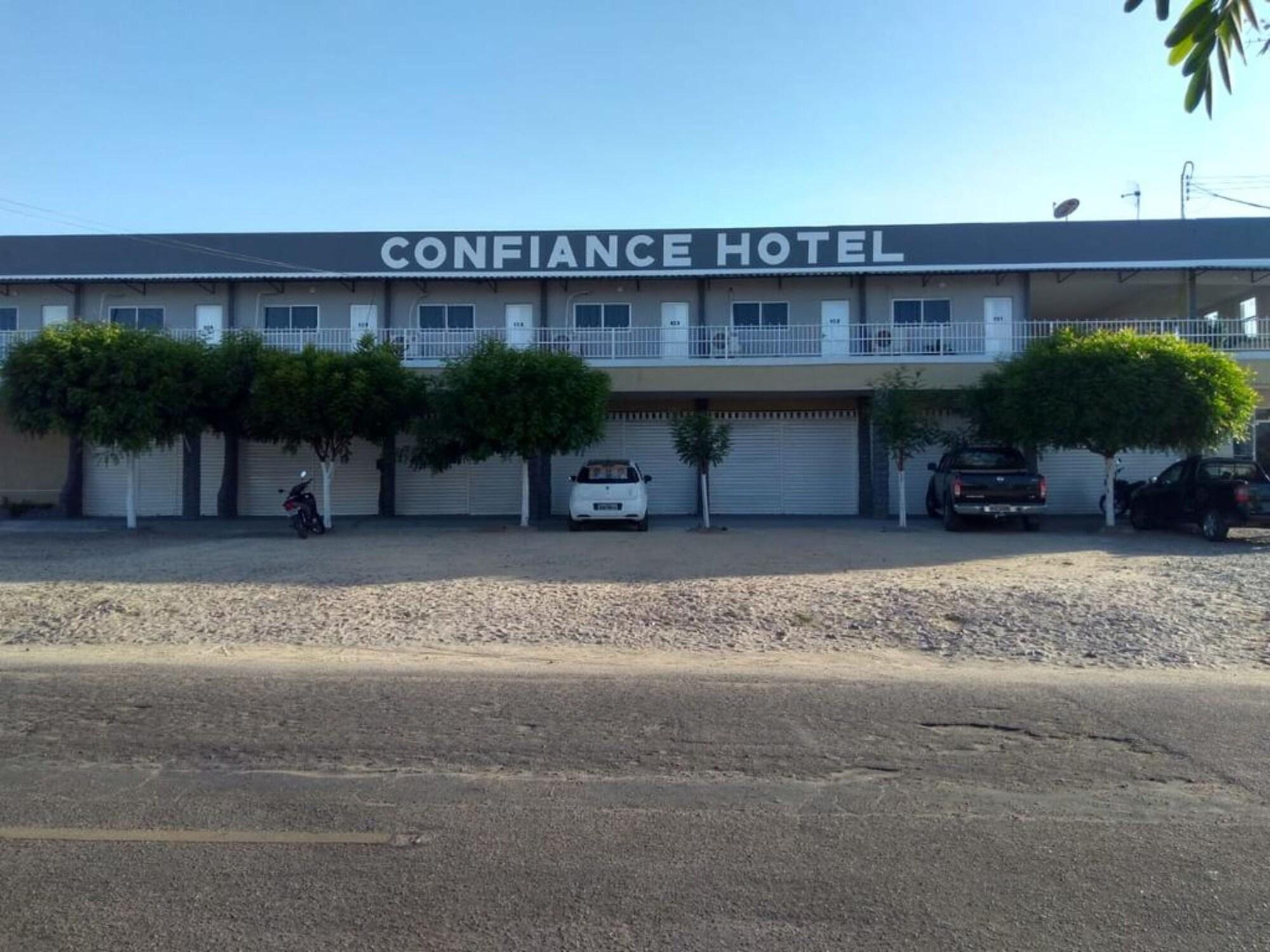 Varios Confiance Hotel