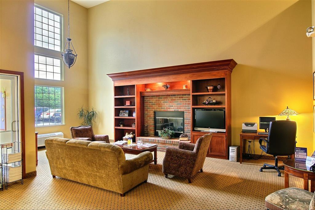 Vista Lobby Baymont By Wyndham Beulah
