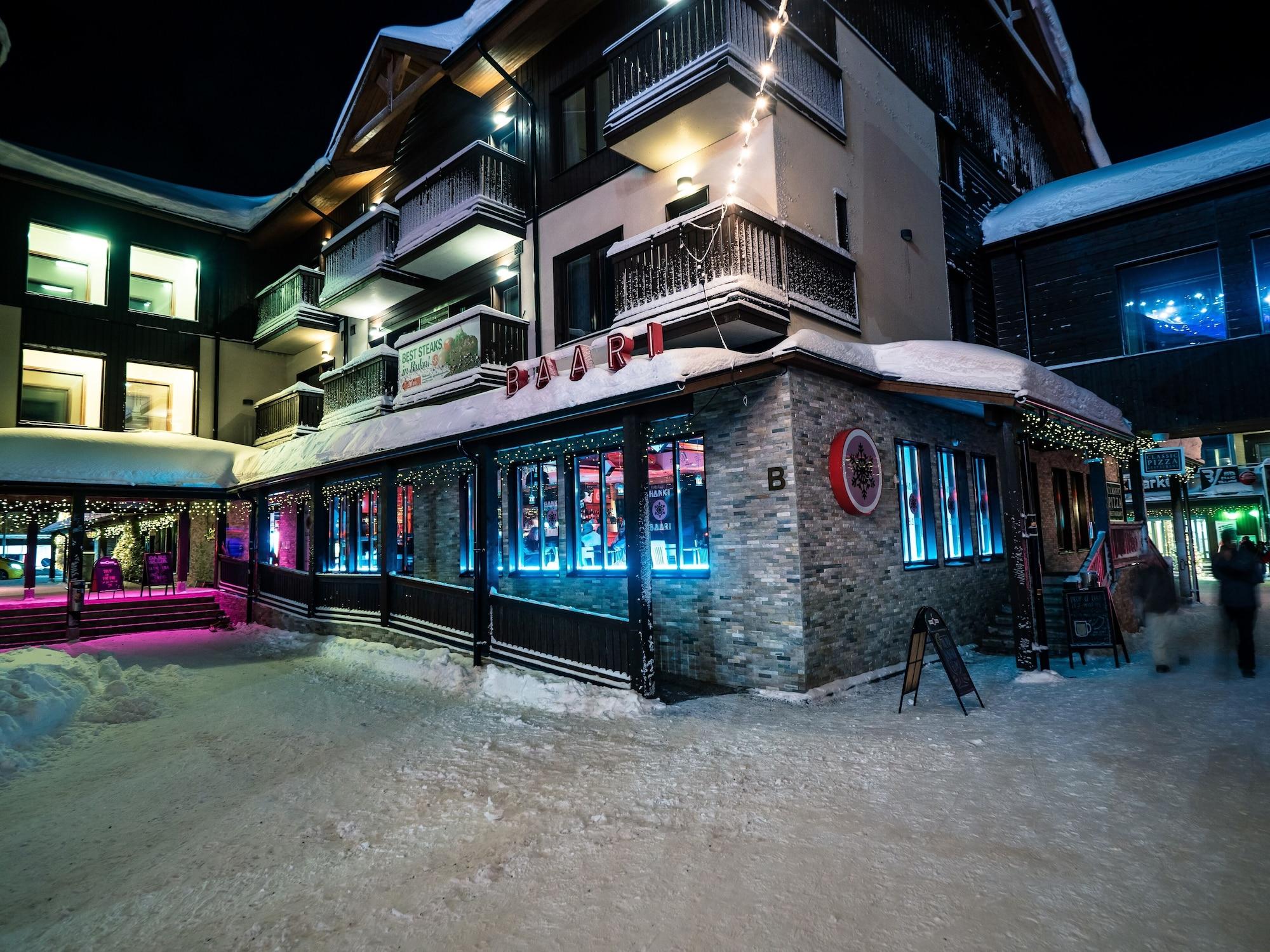 Bar/Salón Kumparehuoneistot