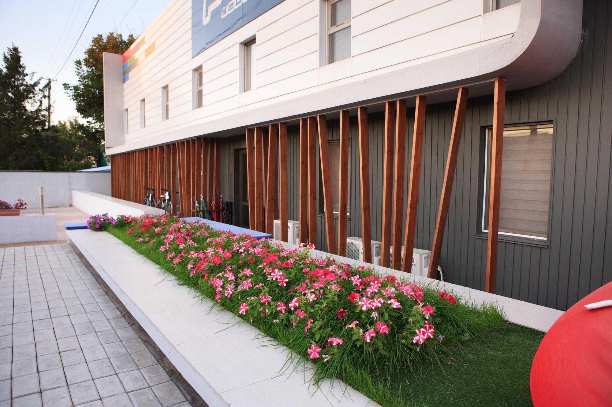 Vista Exterior Hotel Futuro Bishkek