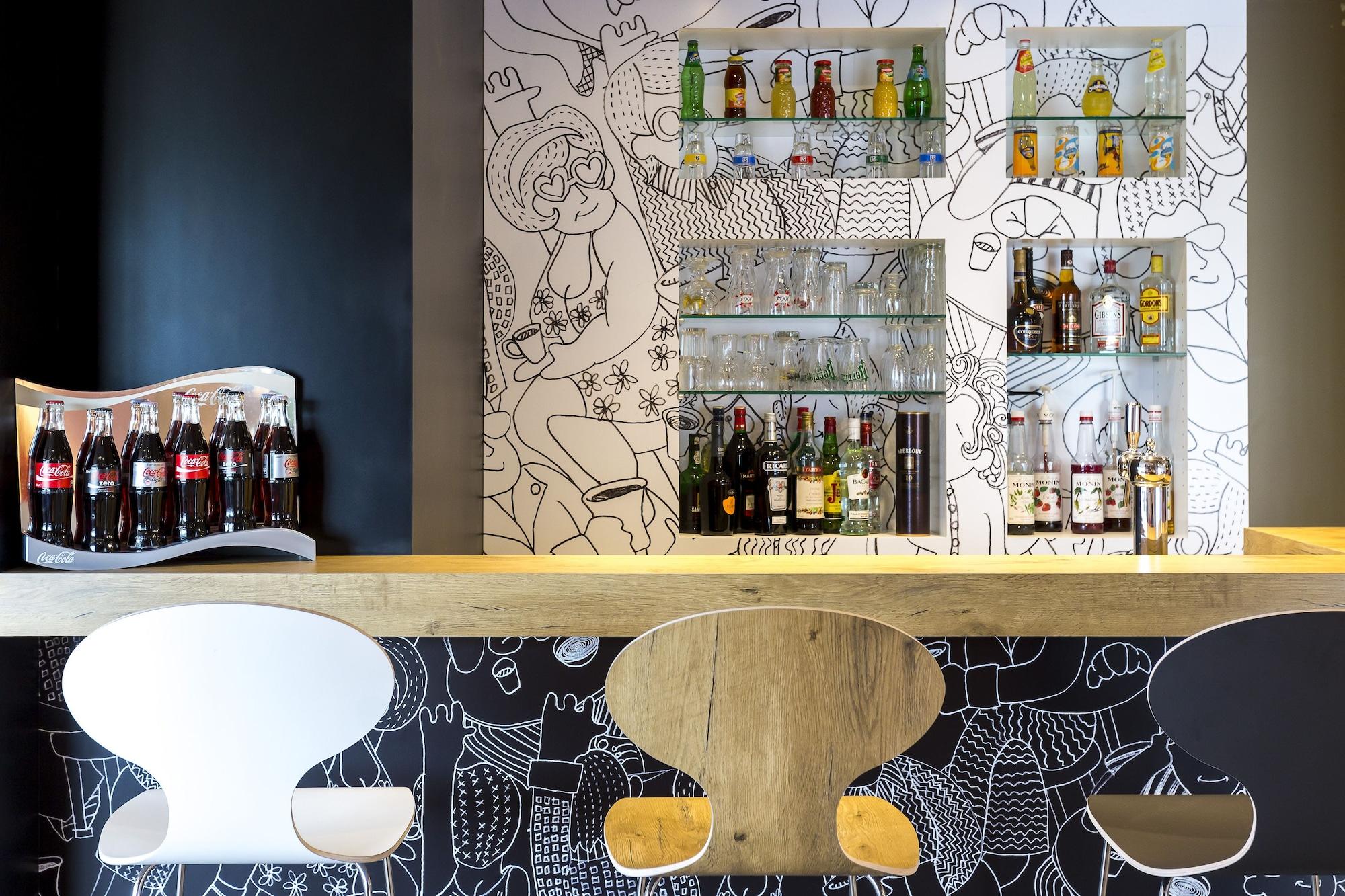 Bar/Salón Ibis Lorient-Caudan
