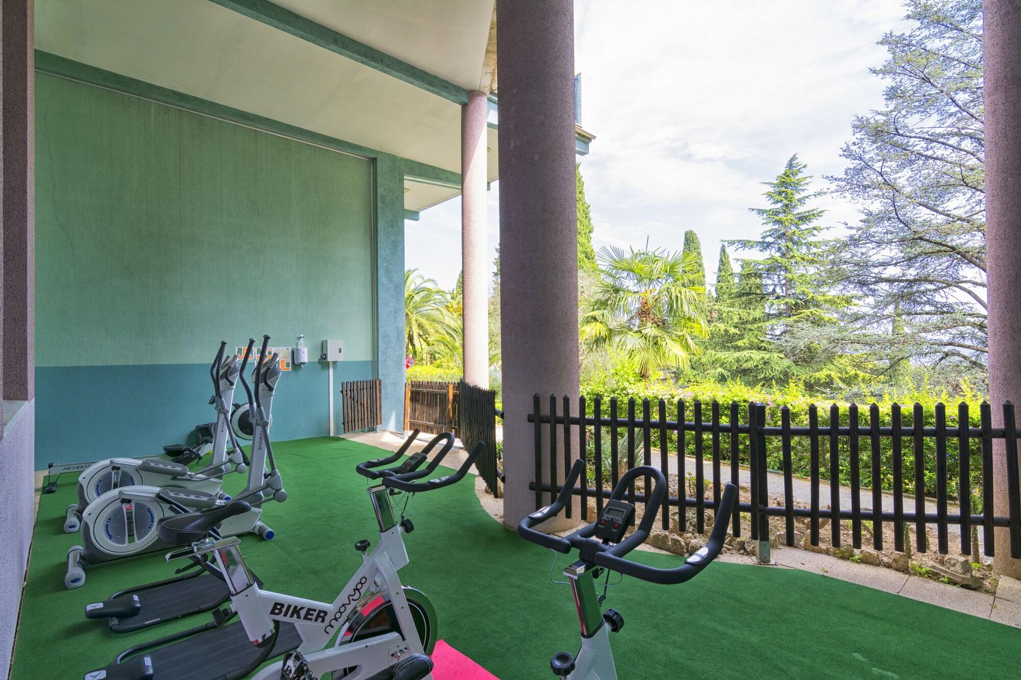 Gimnasio Aec Village Vacances - Les Cèdres