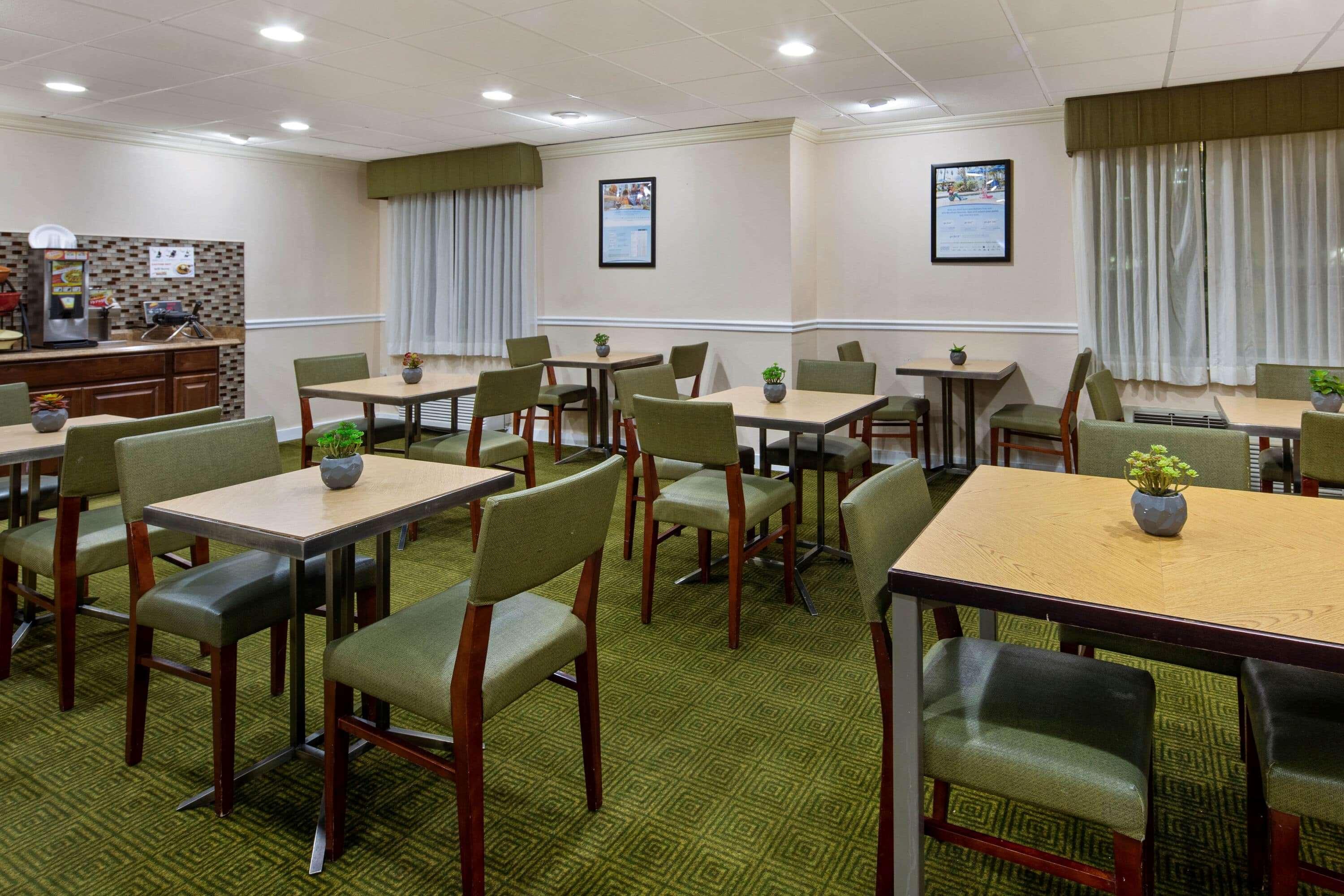 Restaurant La Quinta Inn & Suites by Wyndham Sawgrass