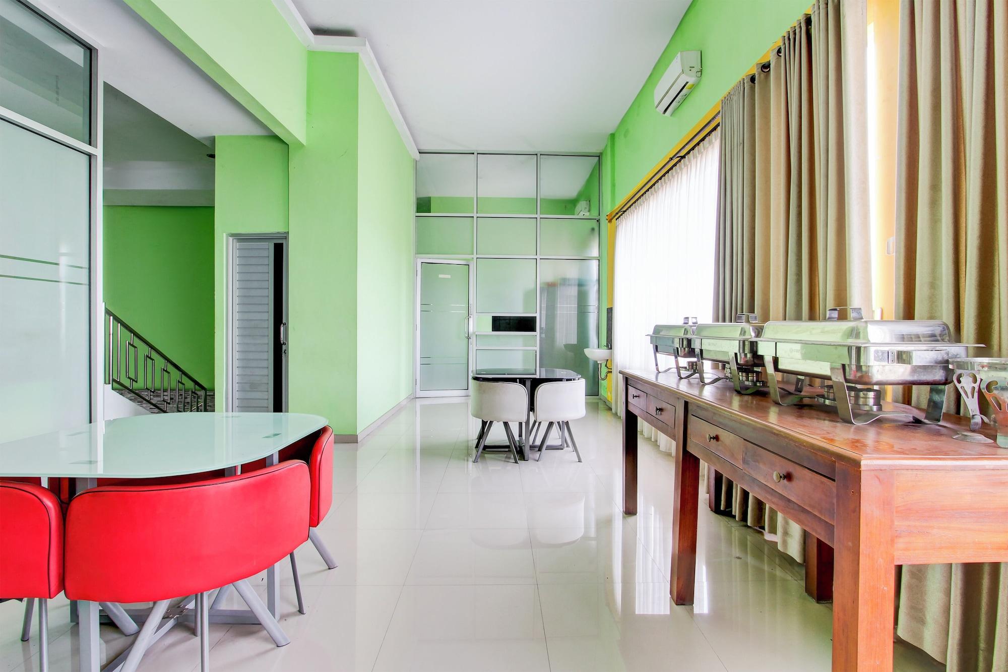 Restaurant Hotel O Jalan Slamet Riyadi Near Bandara Adi Soemarmo Formerly Amanah Sejahtera