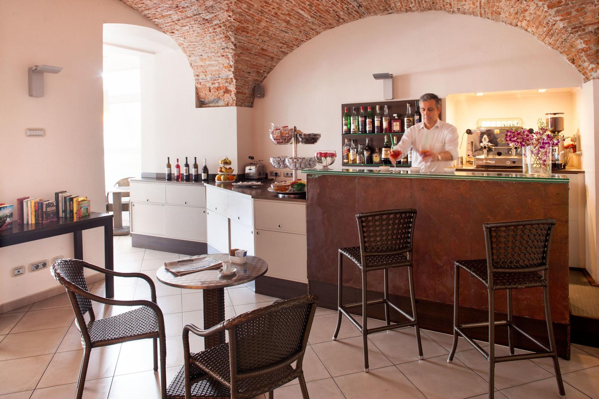 Bar/Salón Hotel Vesuvio