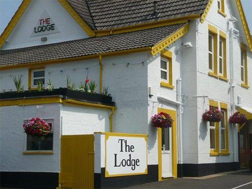 Varios The Lodge