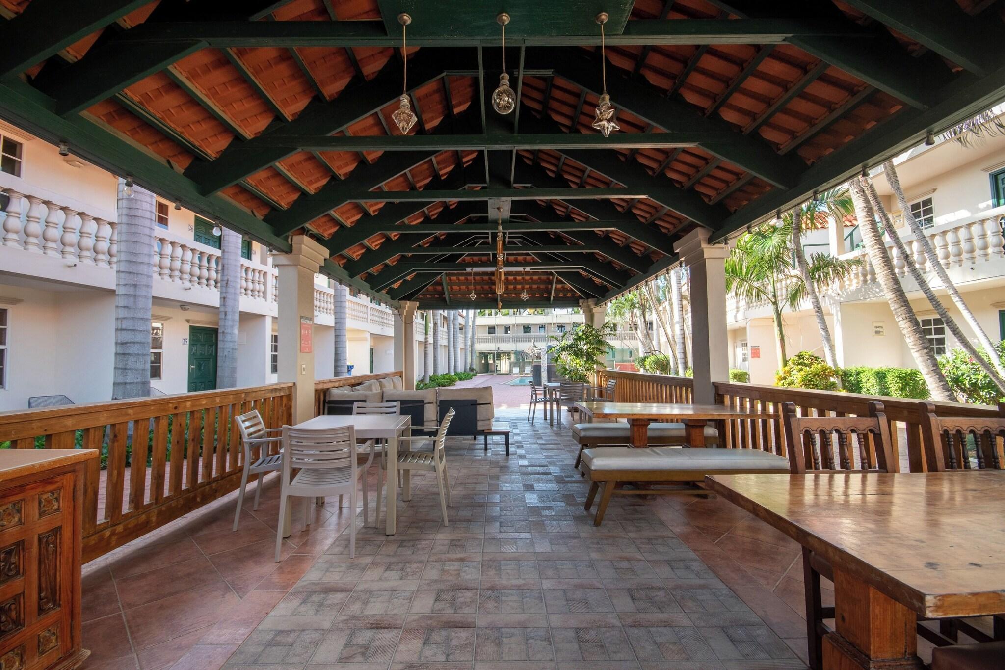 Varios Punto di Oro Residences