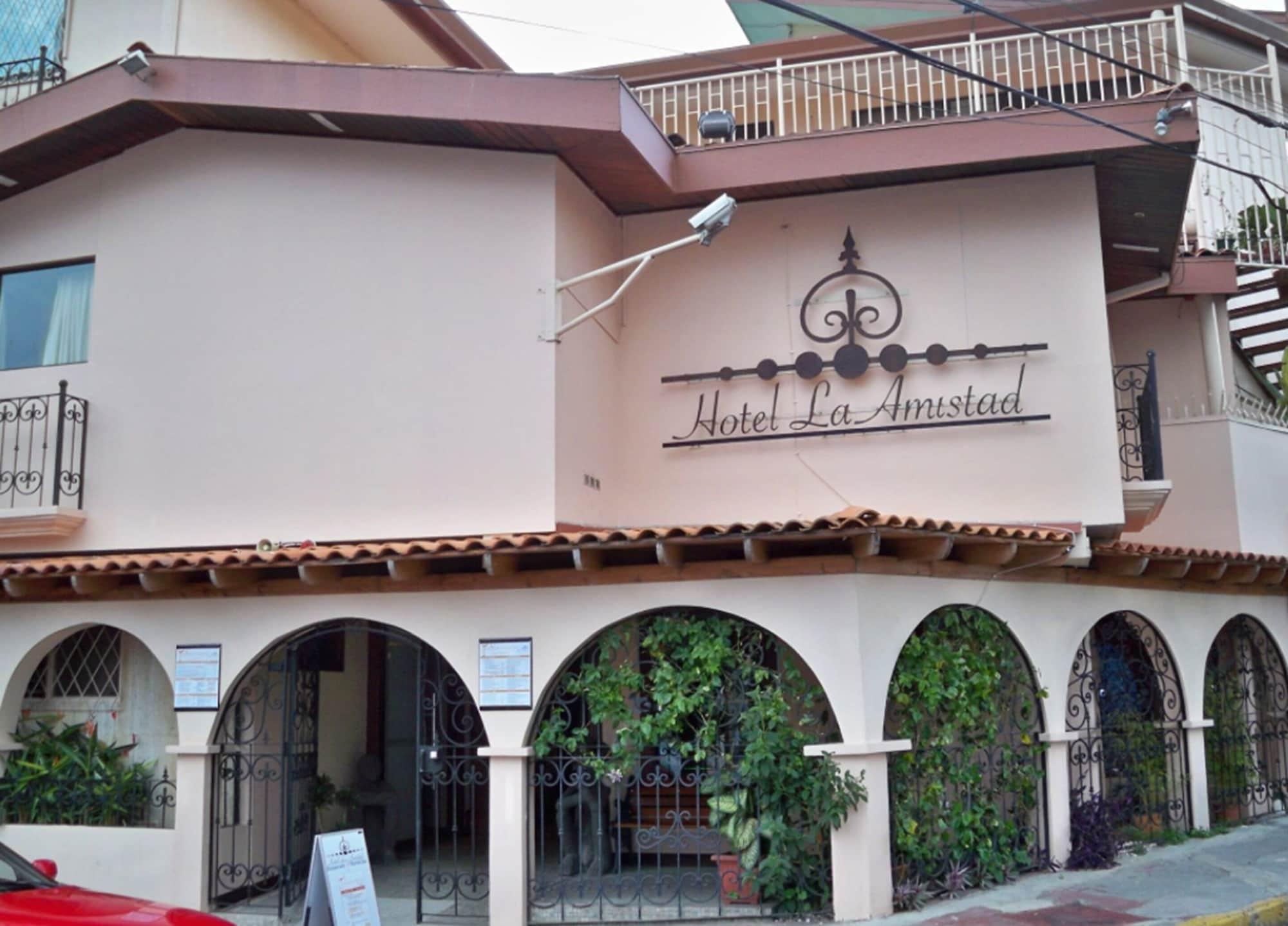 Vista Exterior Hotel La Amistad