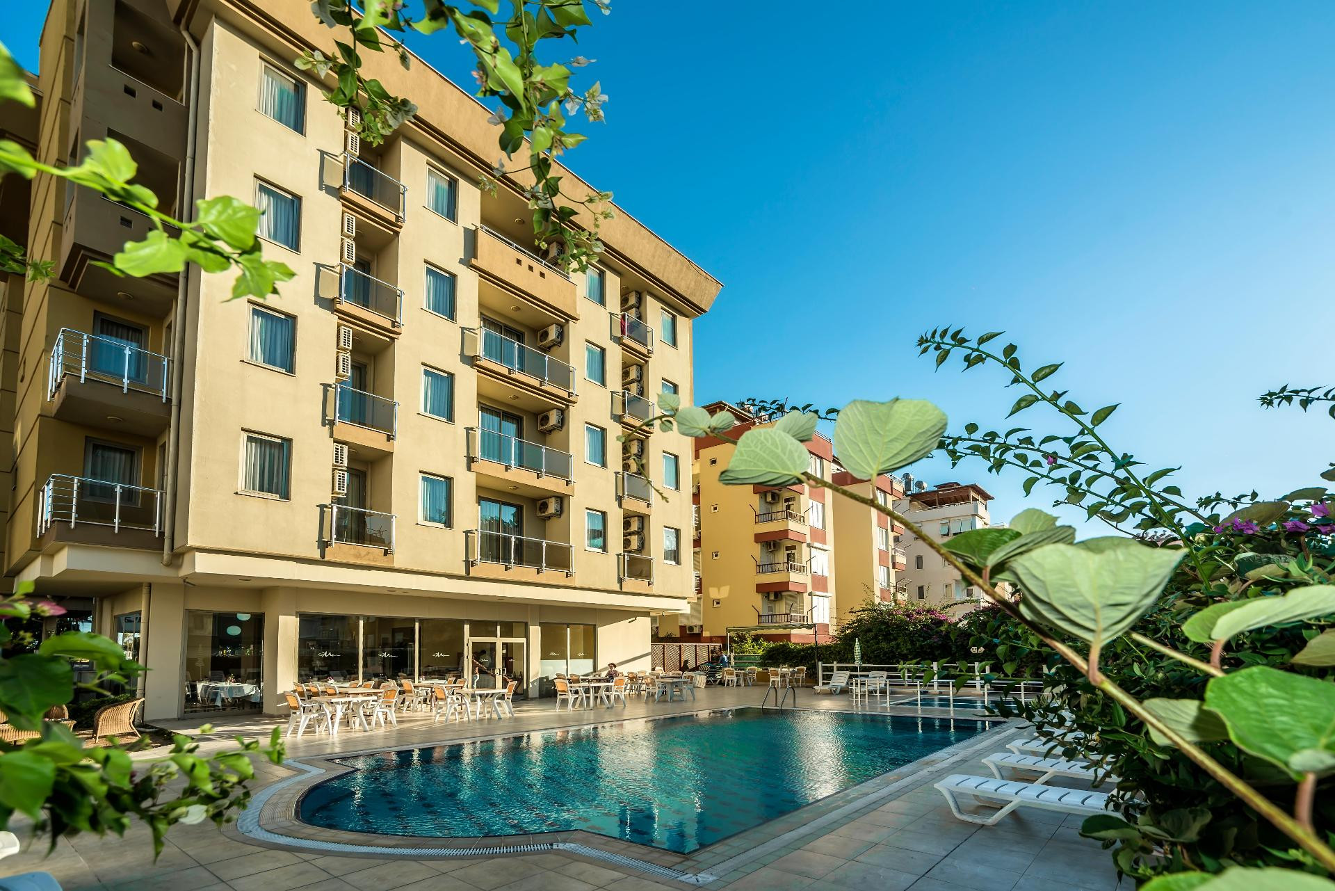 Vista Exterior Santa Marina Hotel