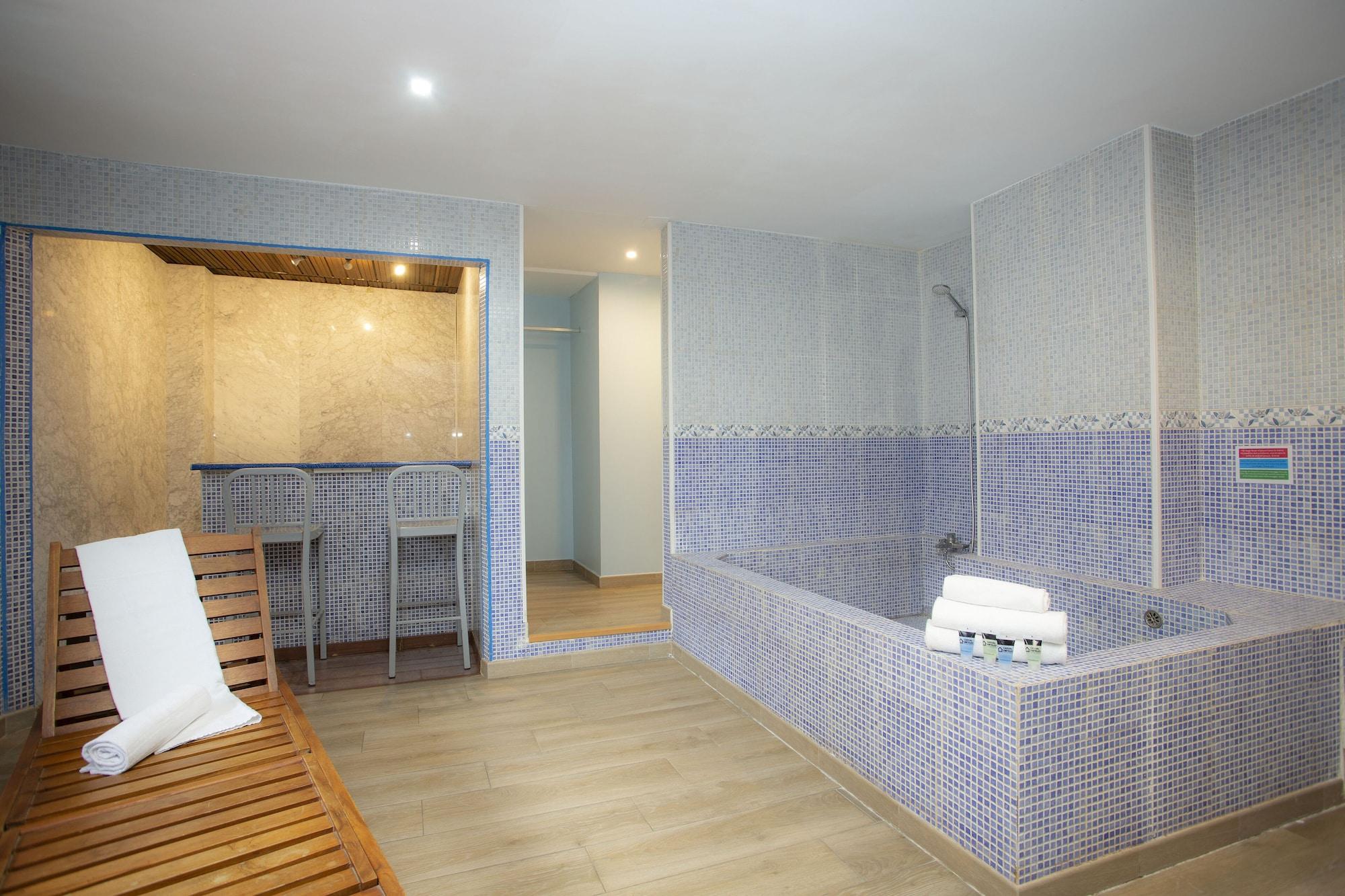 Equipamiento de Habitación Casual de las Civilizaciones Valencia