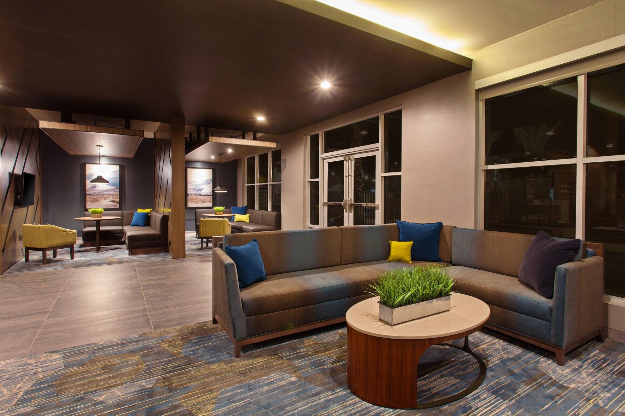 Vista Lobby Courtyard by Marriott San Diego El Cajon