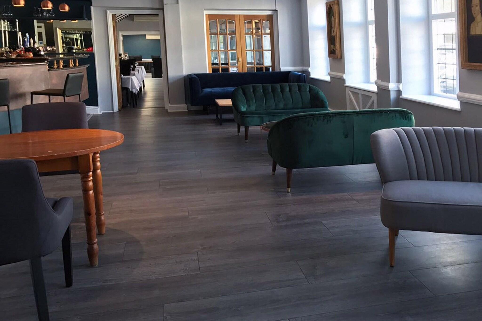 Vista Lobby Anne Boleyn