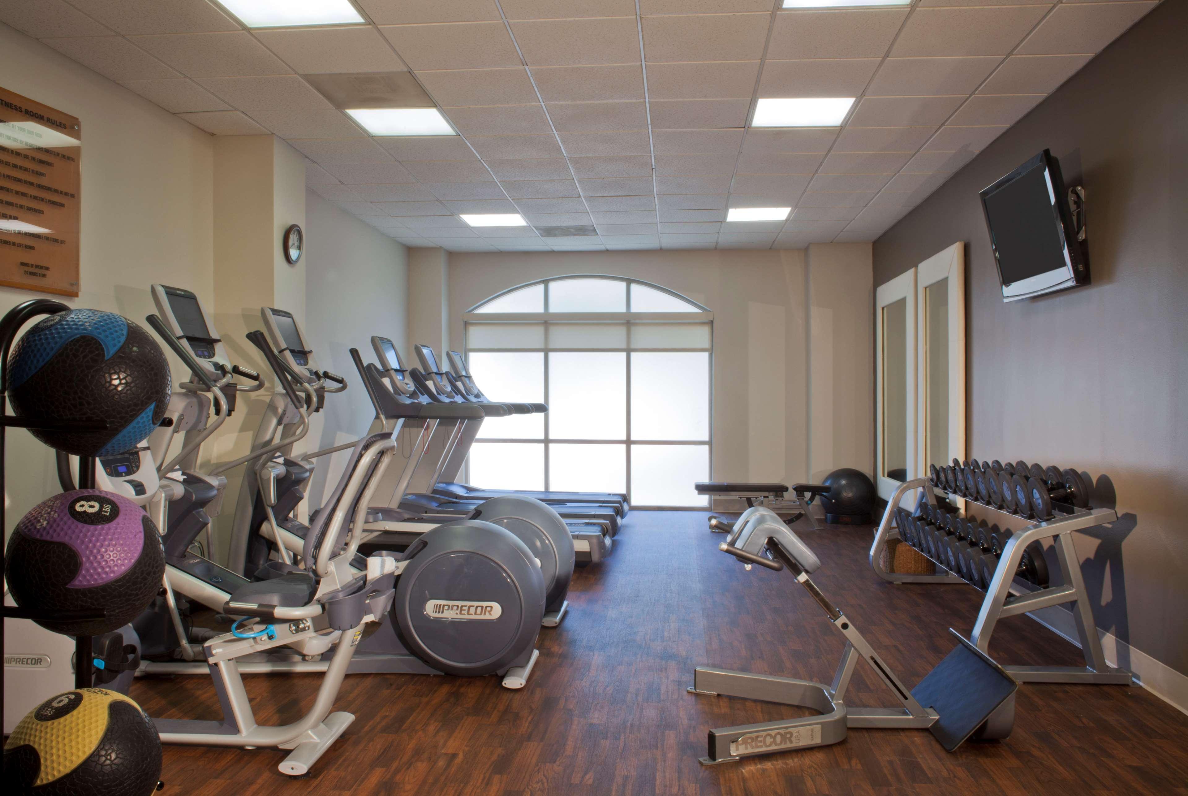 Gimnasio Embassy Suites by Hilton Dallas Near the Galleria