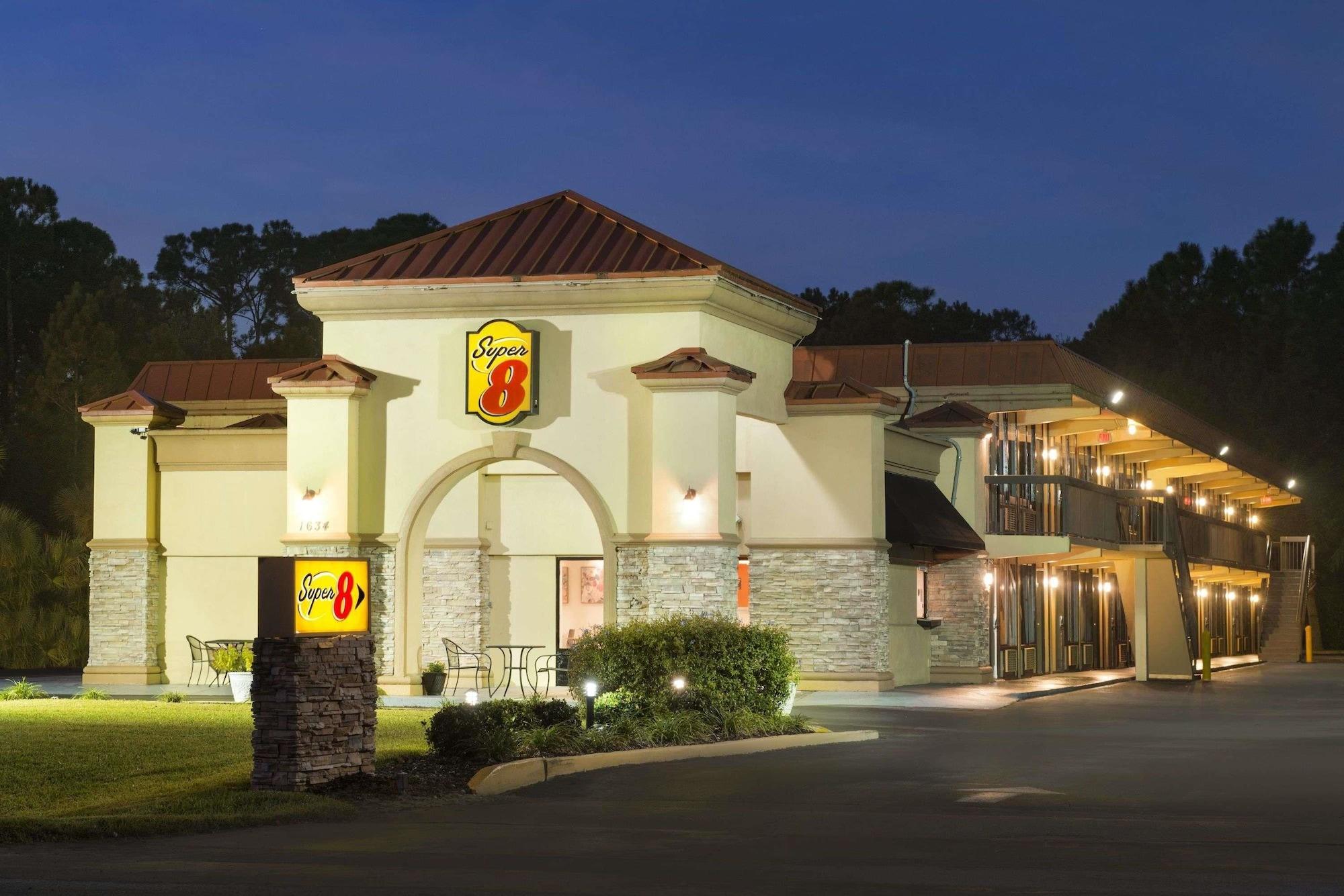 Varios Super 8 by Wyndham Ormond Beach