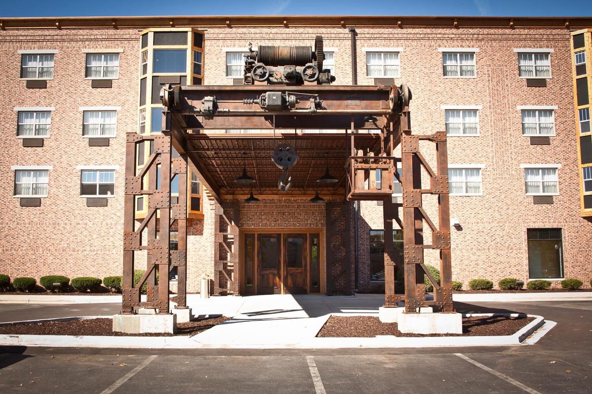 Vista Exterior Ironworks Hotel