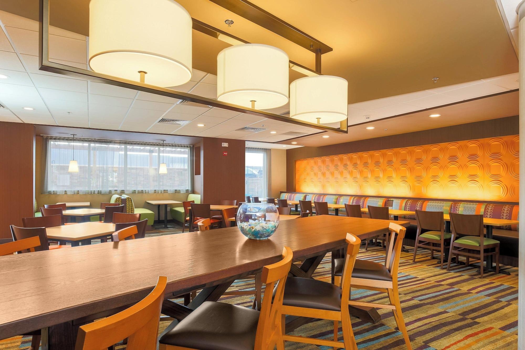 Restaurant Fairfield Inn & Suites by Marriott Alexandria