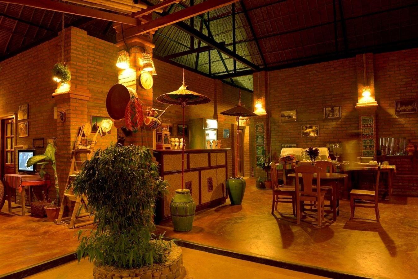 Vista Lobby Mr. Charles Riverview Lodge