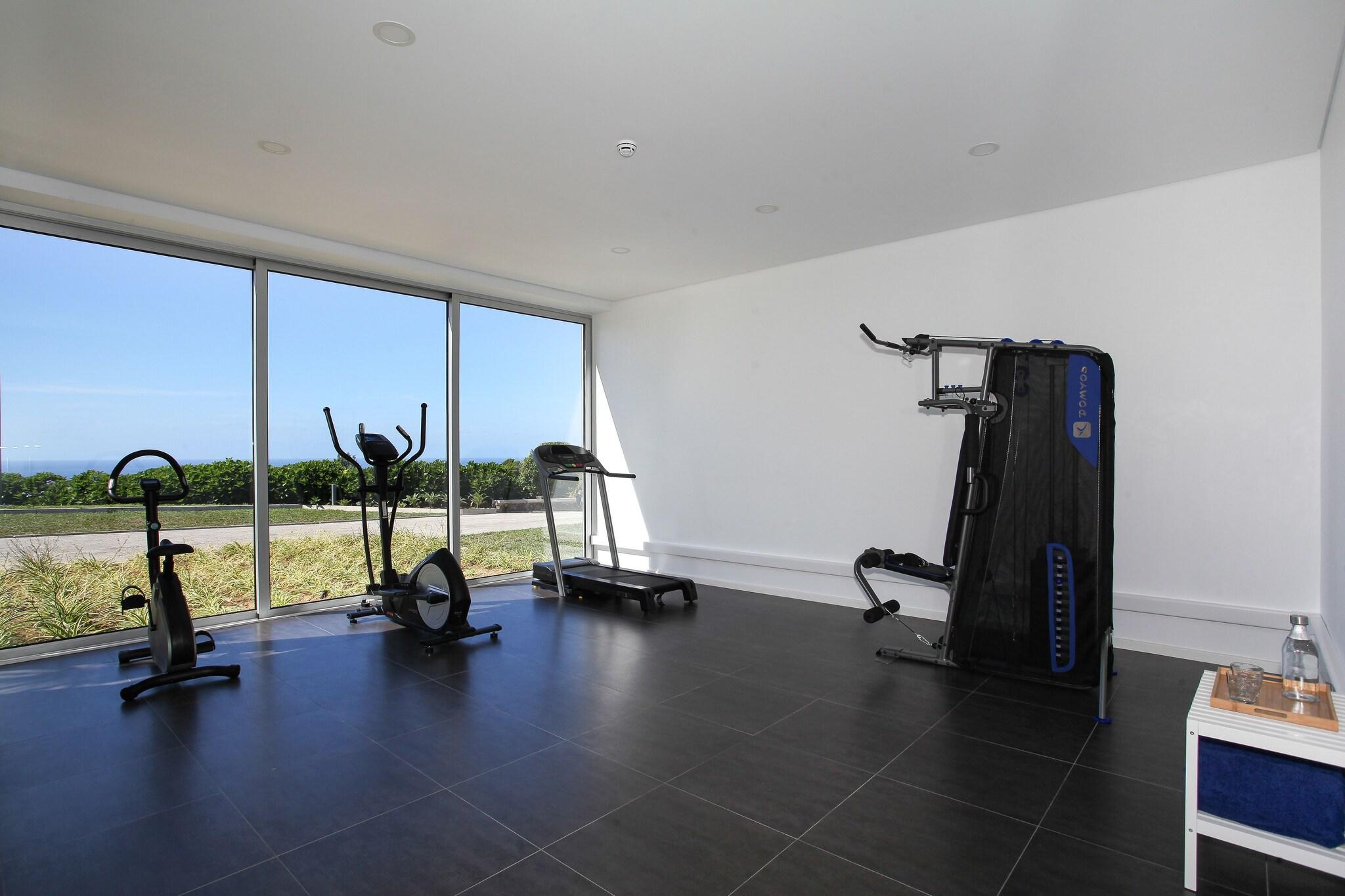 Gimnasio Mosteiros Place