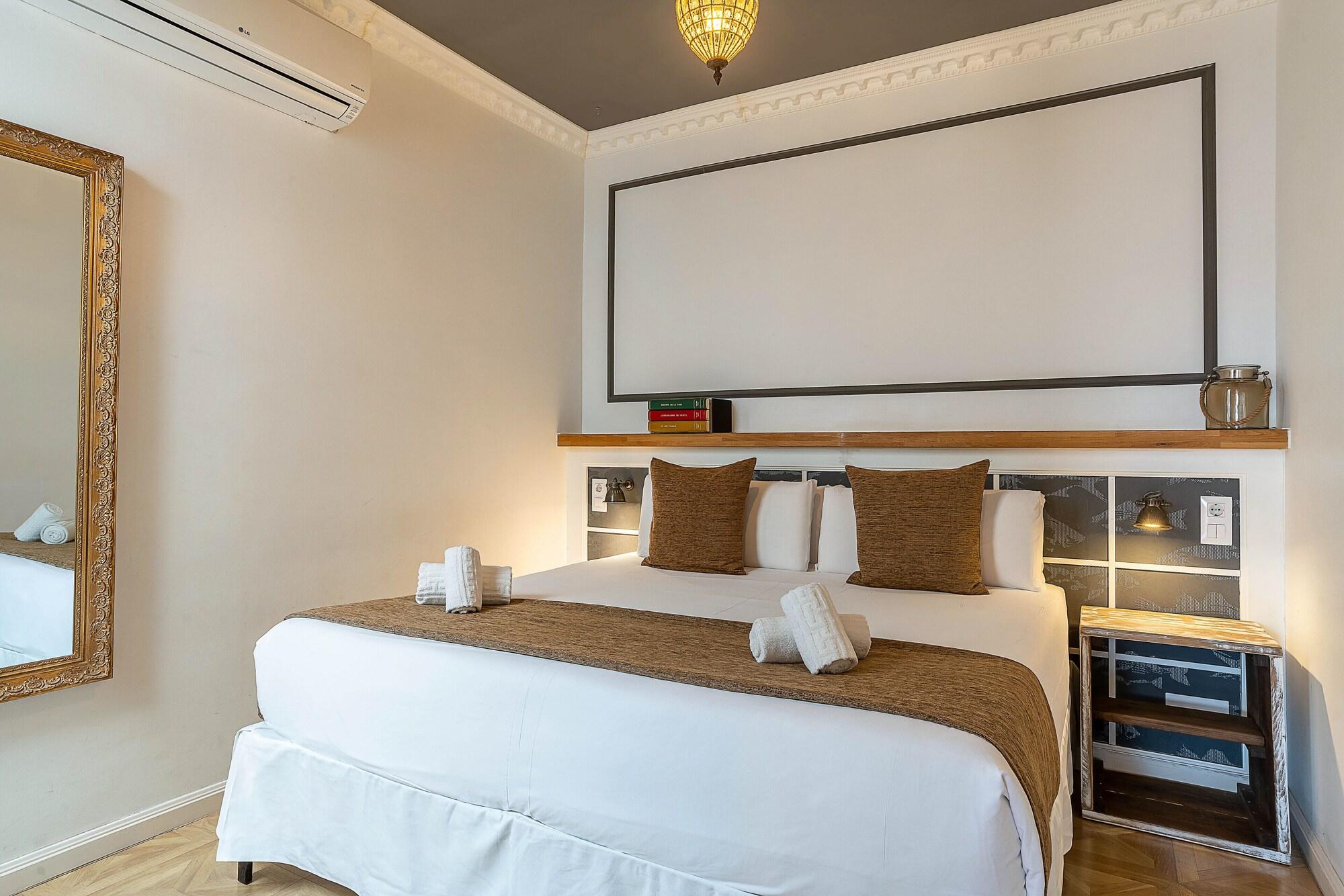 Varios Casa Gracia Apartments
