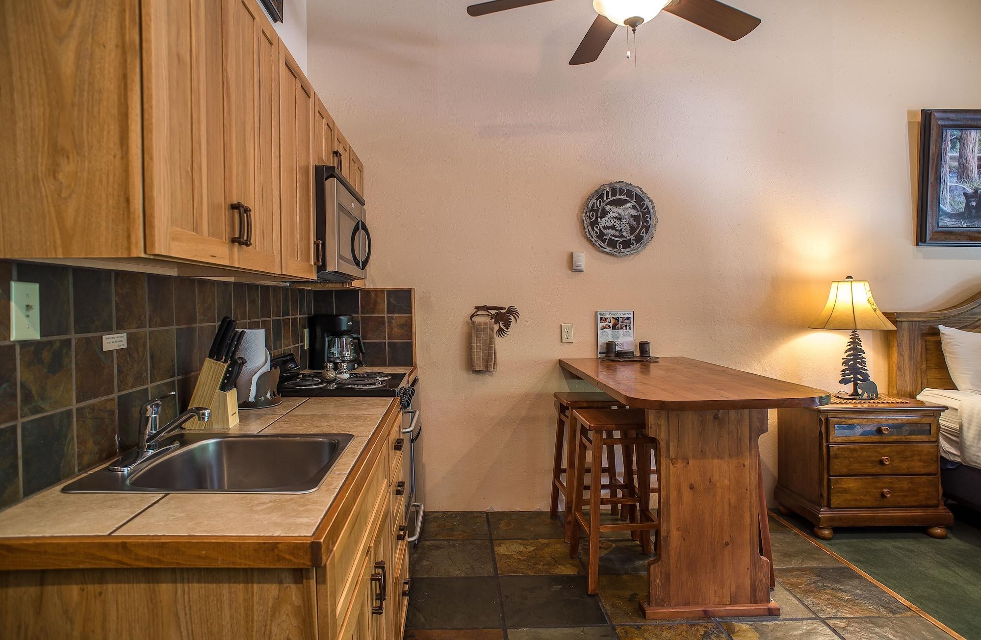 Equipamiento de Habitación Cottam's Lodge by Alpine Village Suites