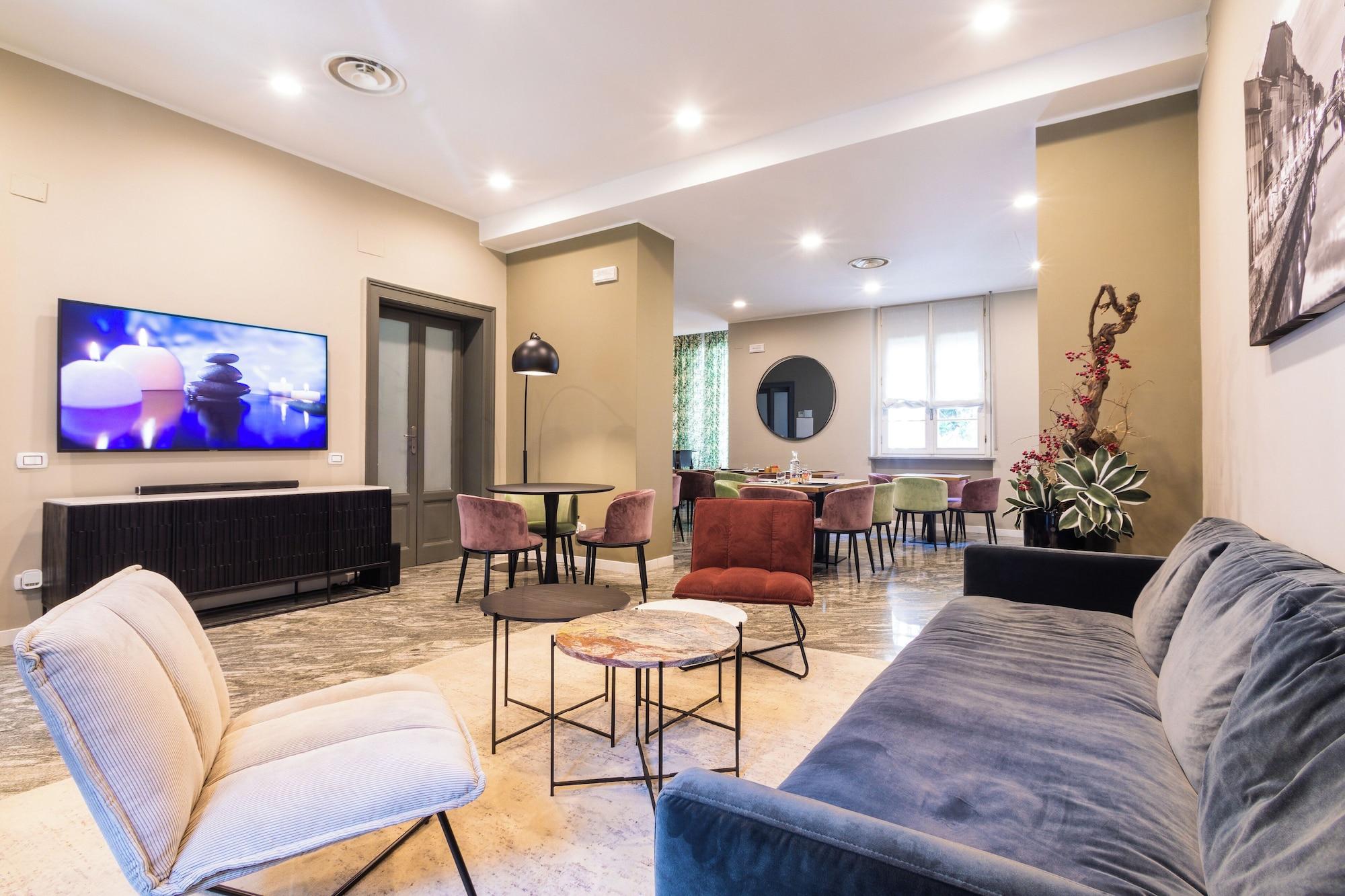 Vista Lobby Martini Suite