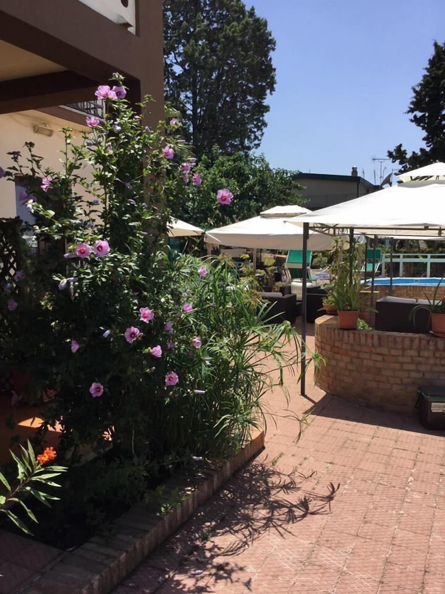 Vista Exterior Villa delle Rondini
