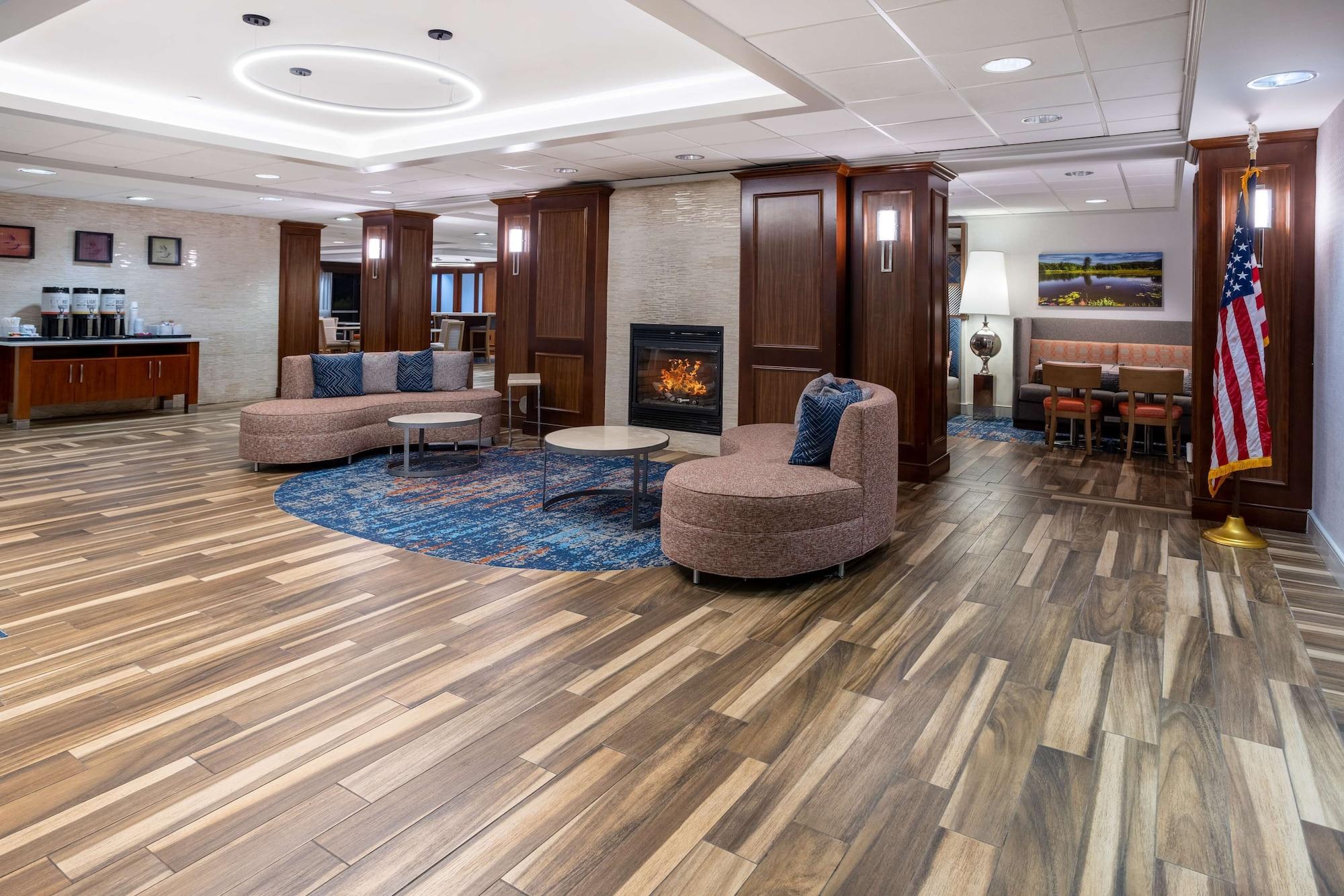 Vista Lobby Hampton Inn Harriman Woodbury