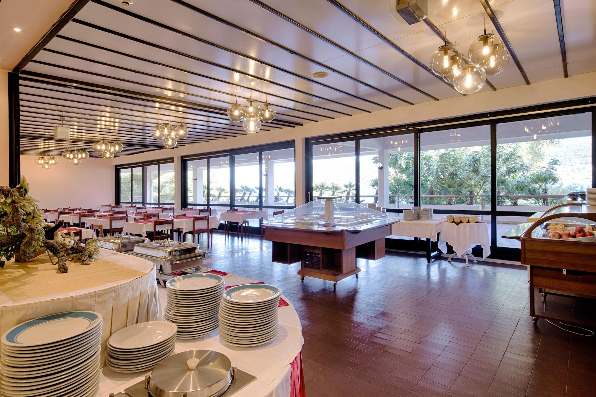 Restaurant Hotel Issa