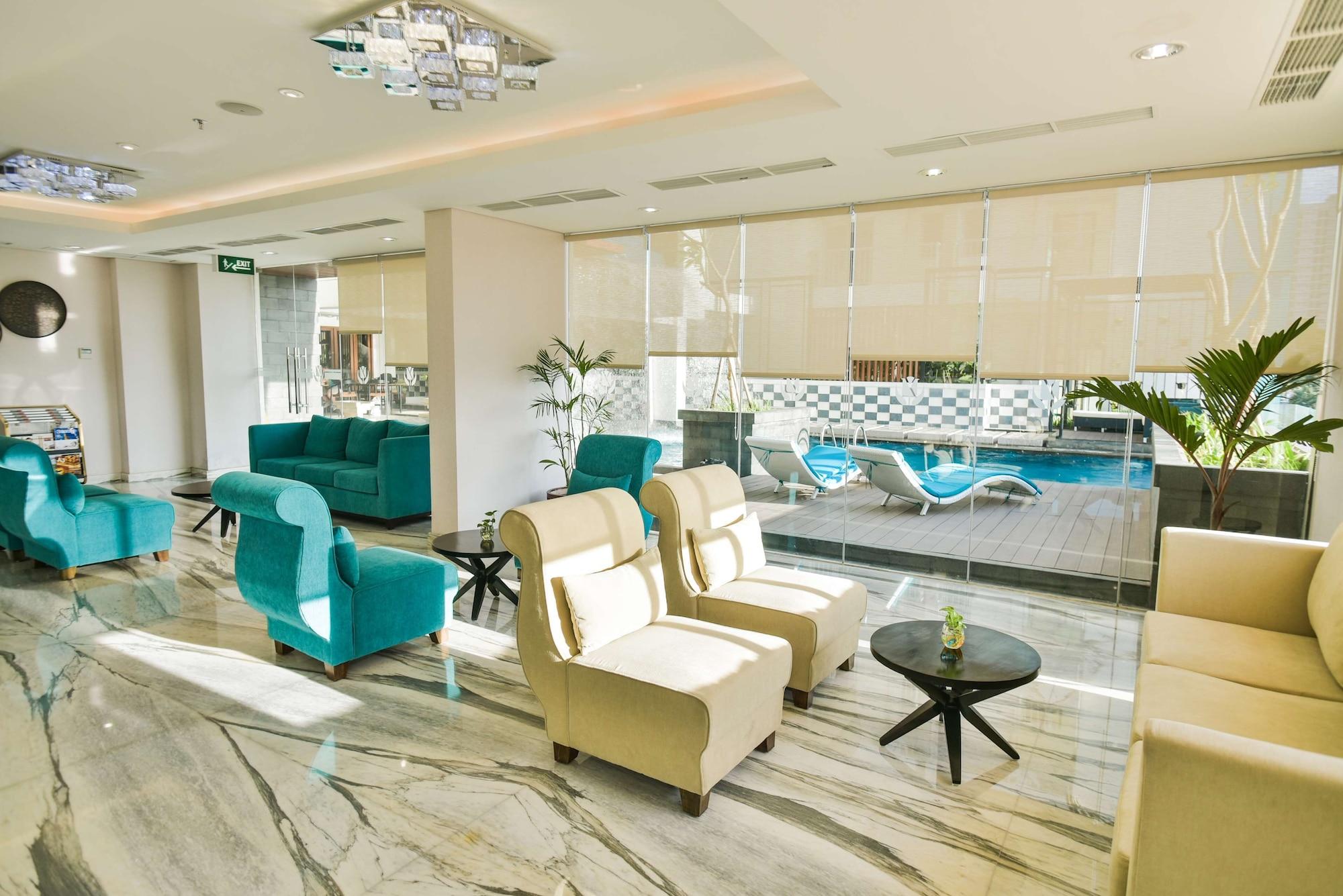 Vista Lobby Golden Tulip Essential Tangerang