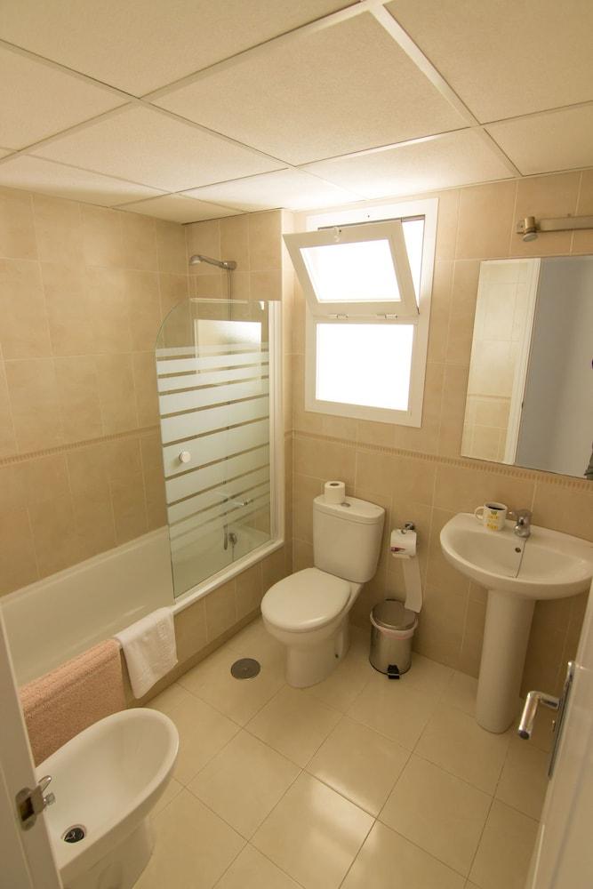 Baño Residencia Universitaria Alfil