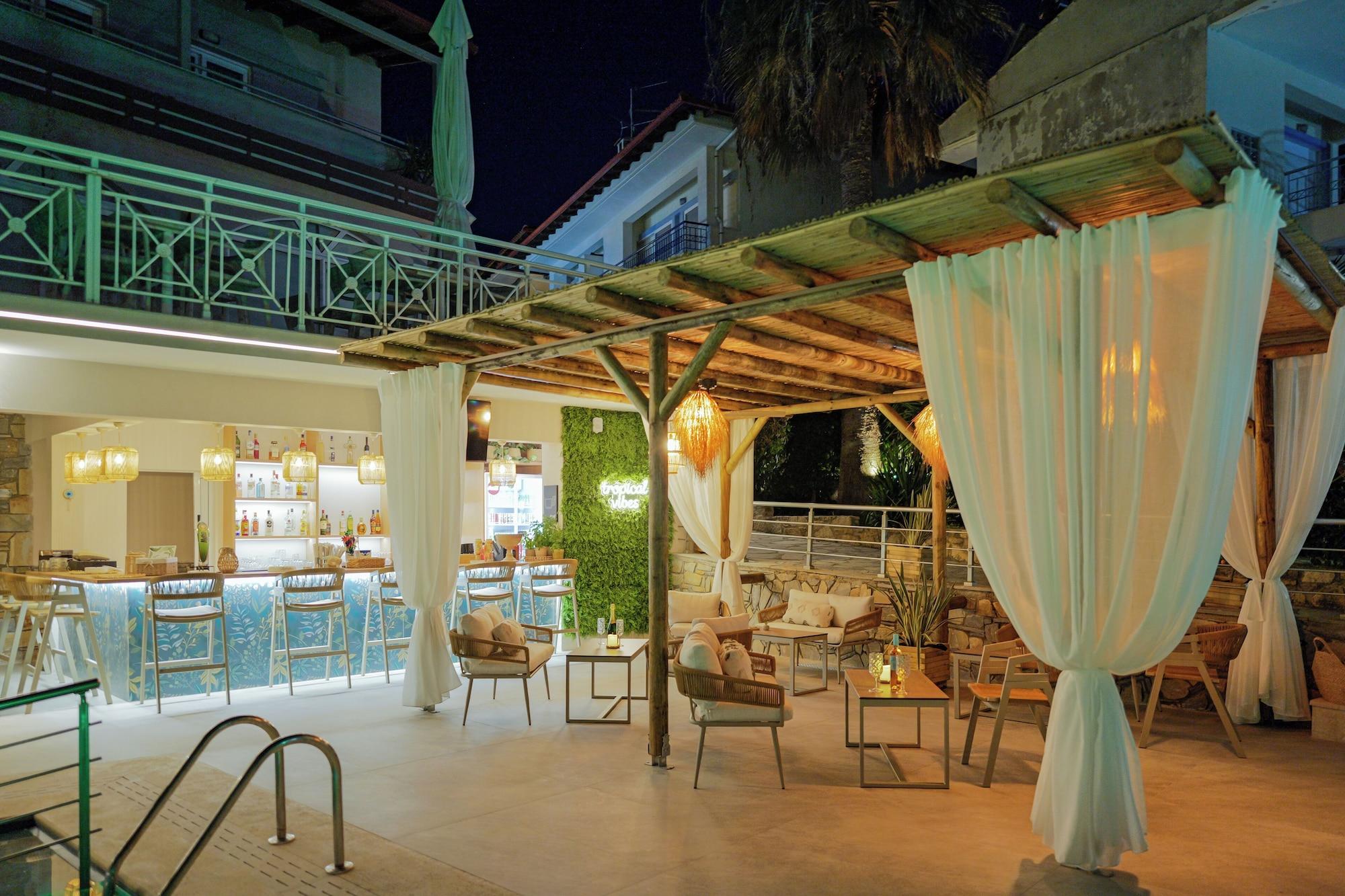 Bar/Salón Hotel Tropical