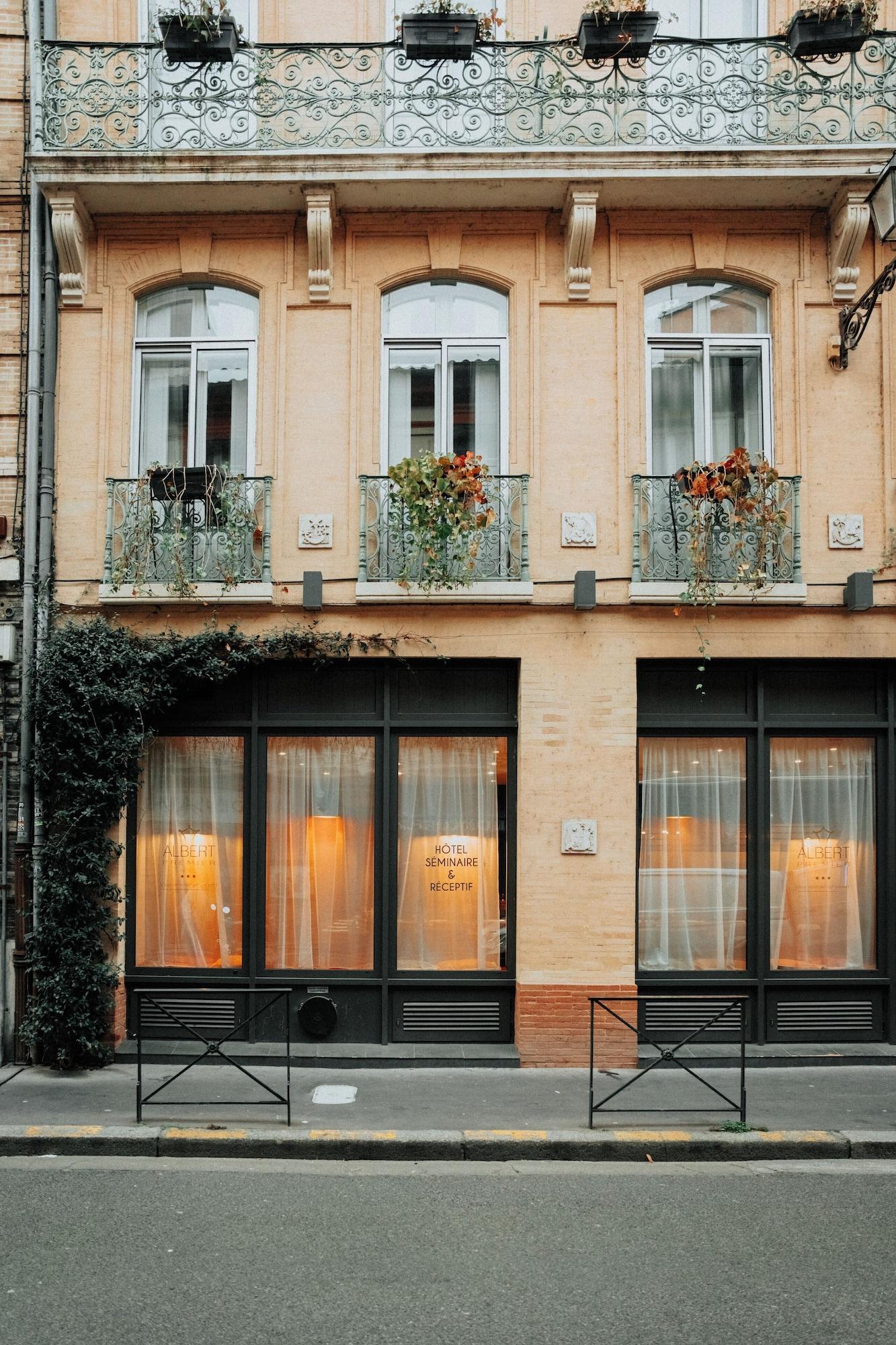 Varios Hôtel Albert 1er