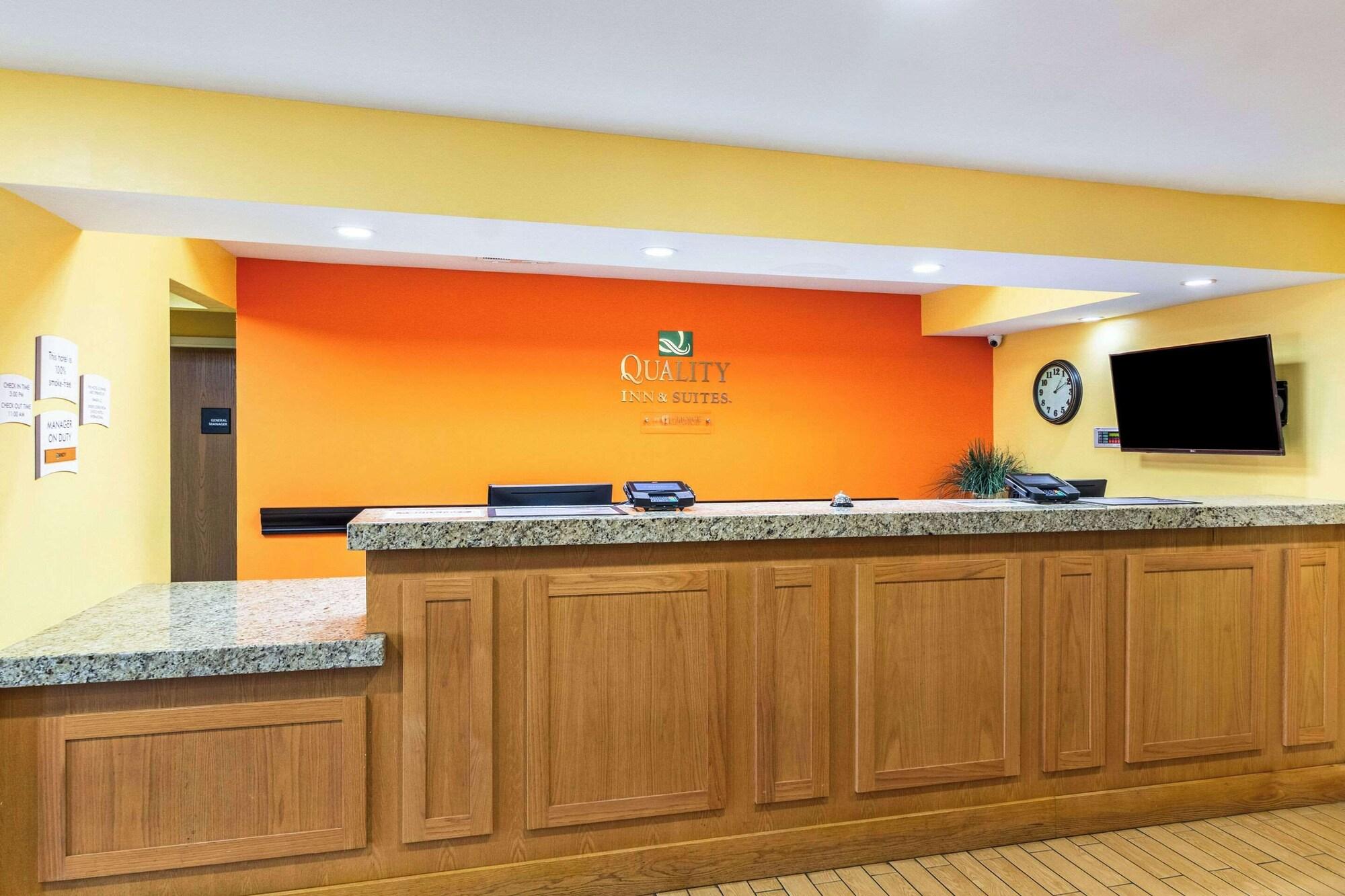 Vista Lobby Quality Inn Texas City I-45