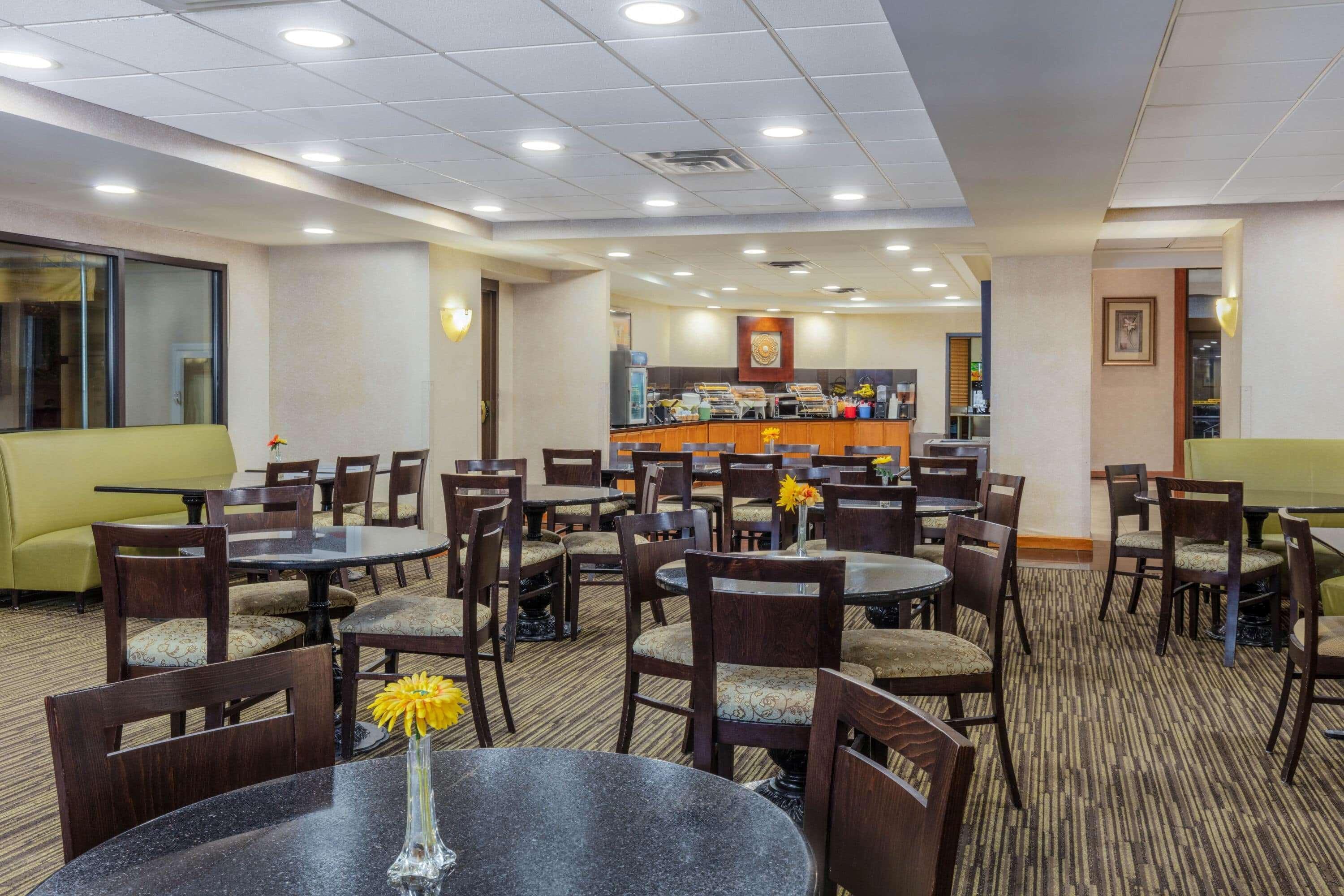Restaurant La Quinta Inn & Suites by Wyndham Garden City