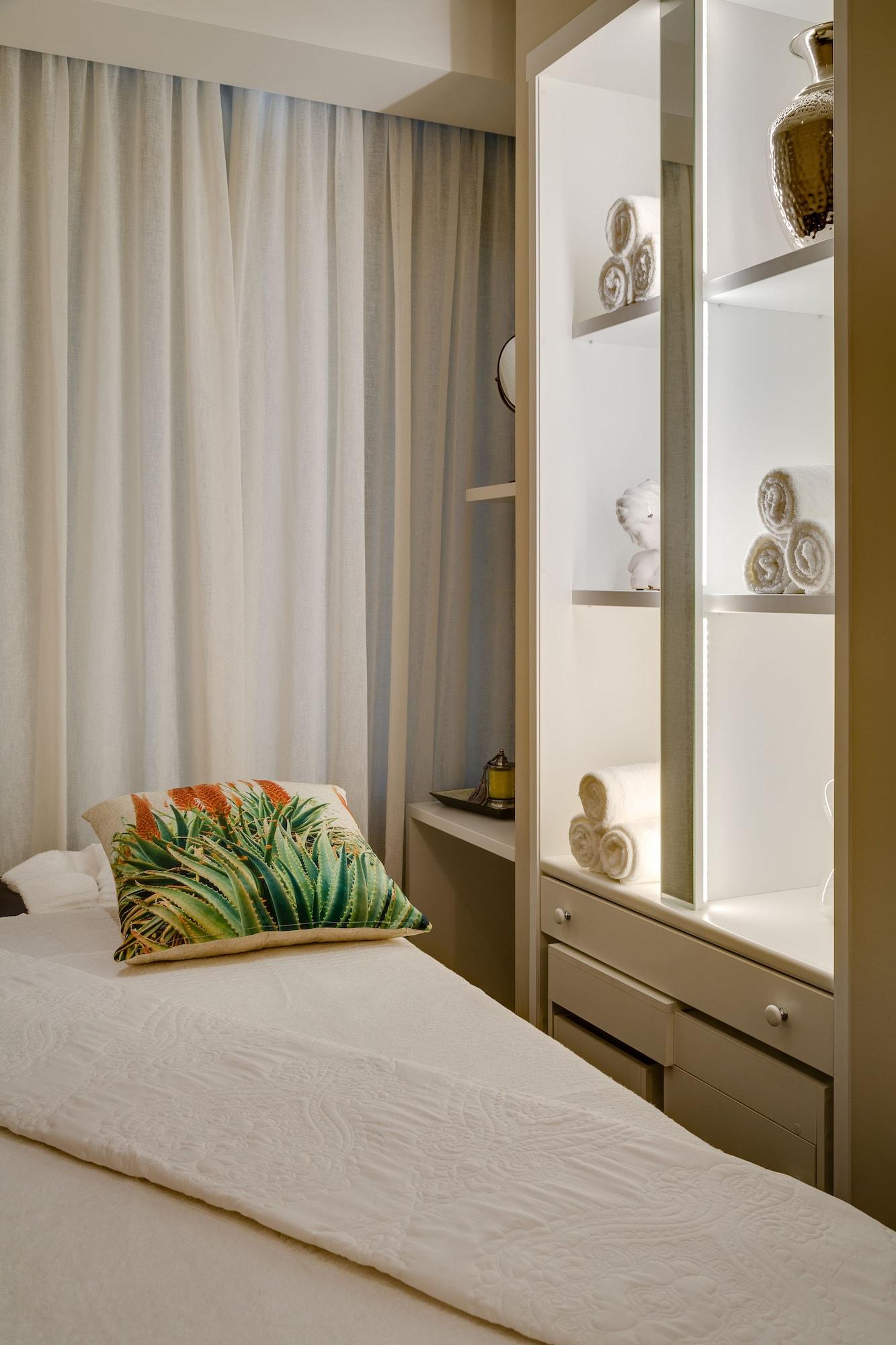 Spa Protea Hotel by Marriott Cape Town Waterfront Breakwater Lodge