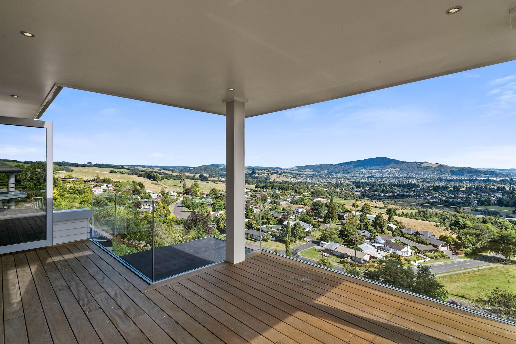 Vista Exterior Tihi Retreat