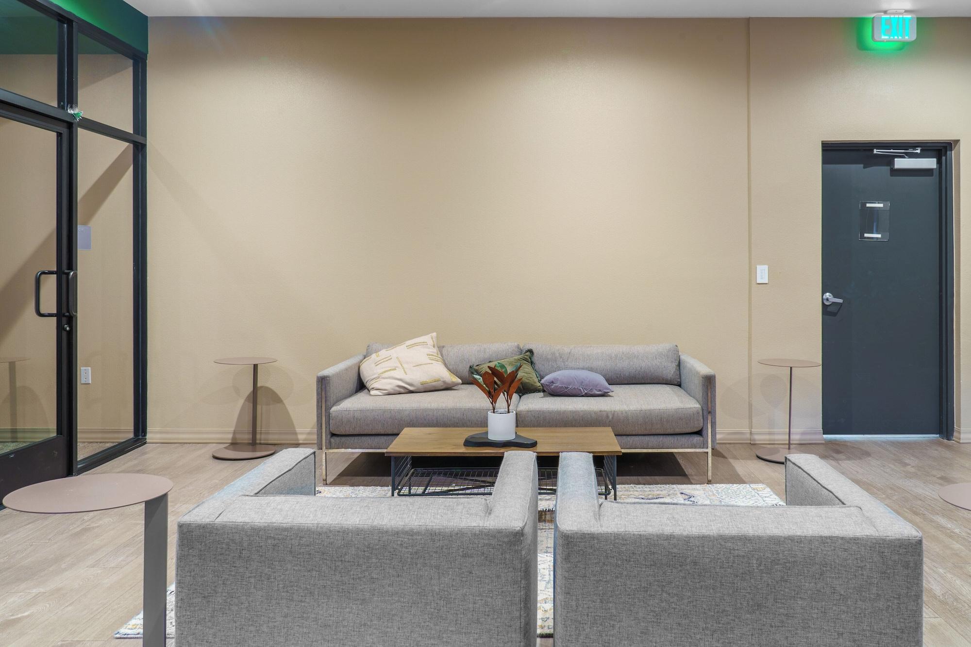 Vista Lobby Dream Escape with great rooftop views