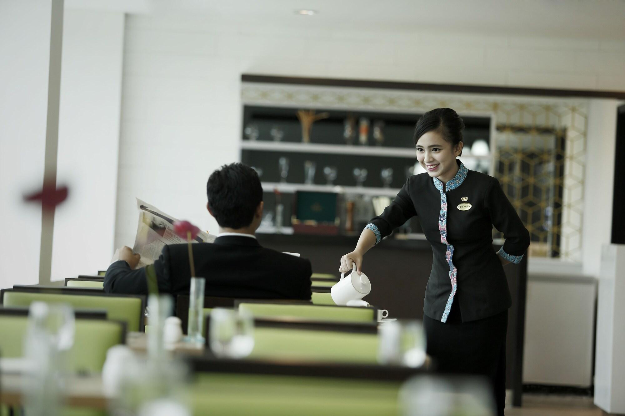 Restaurant Hotel Santika Kelapa Gading