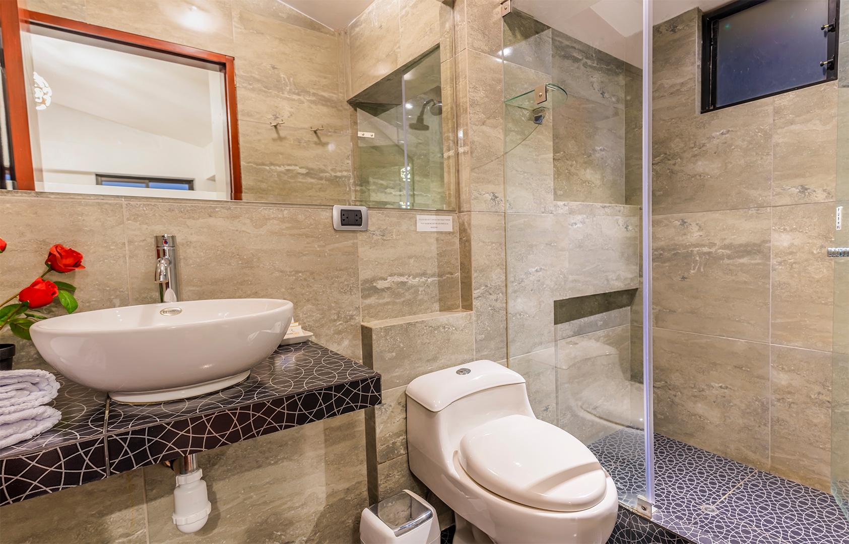 Baño RHouse Cusco