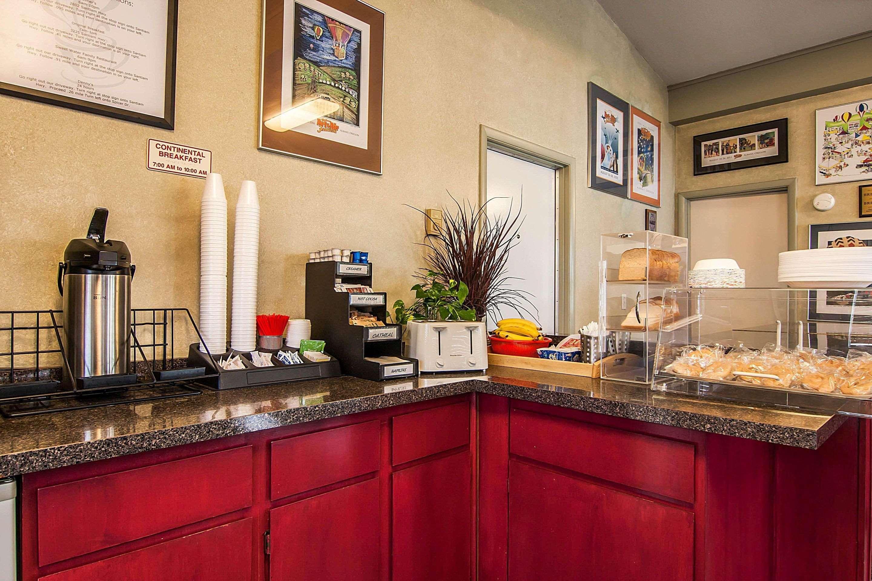 Restaurant Rodeway Inn Albany