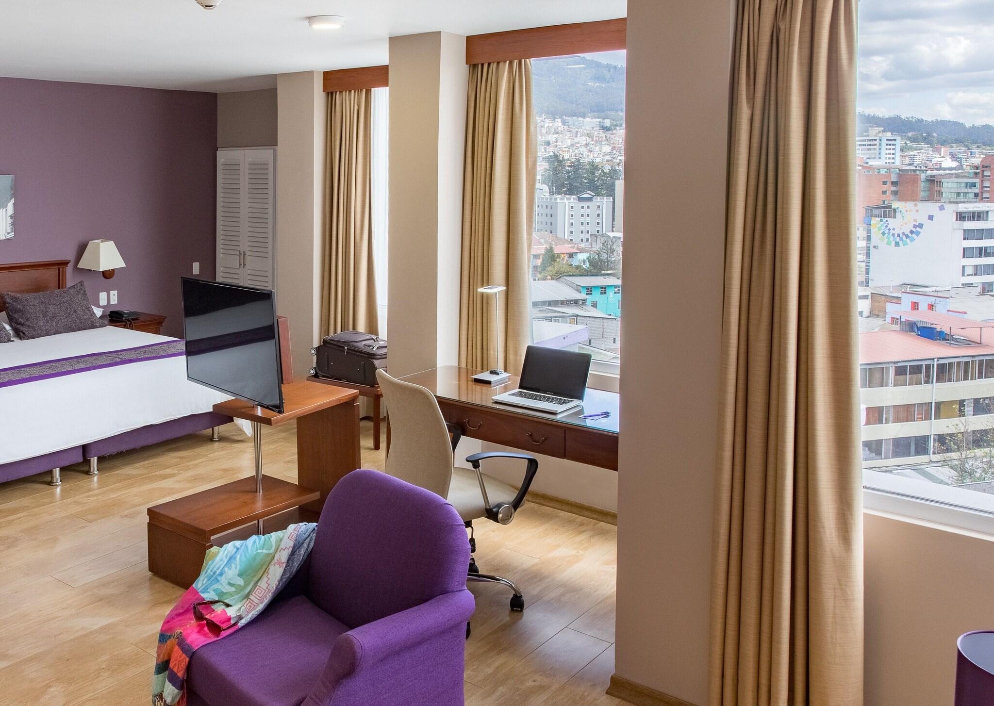 Vista Exterior Mercure Alameda Quito