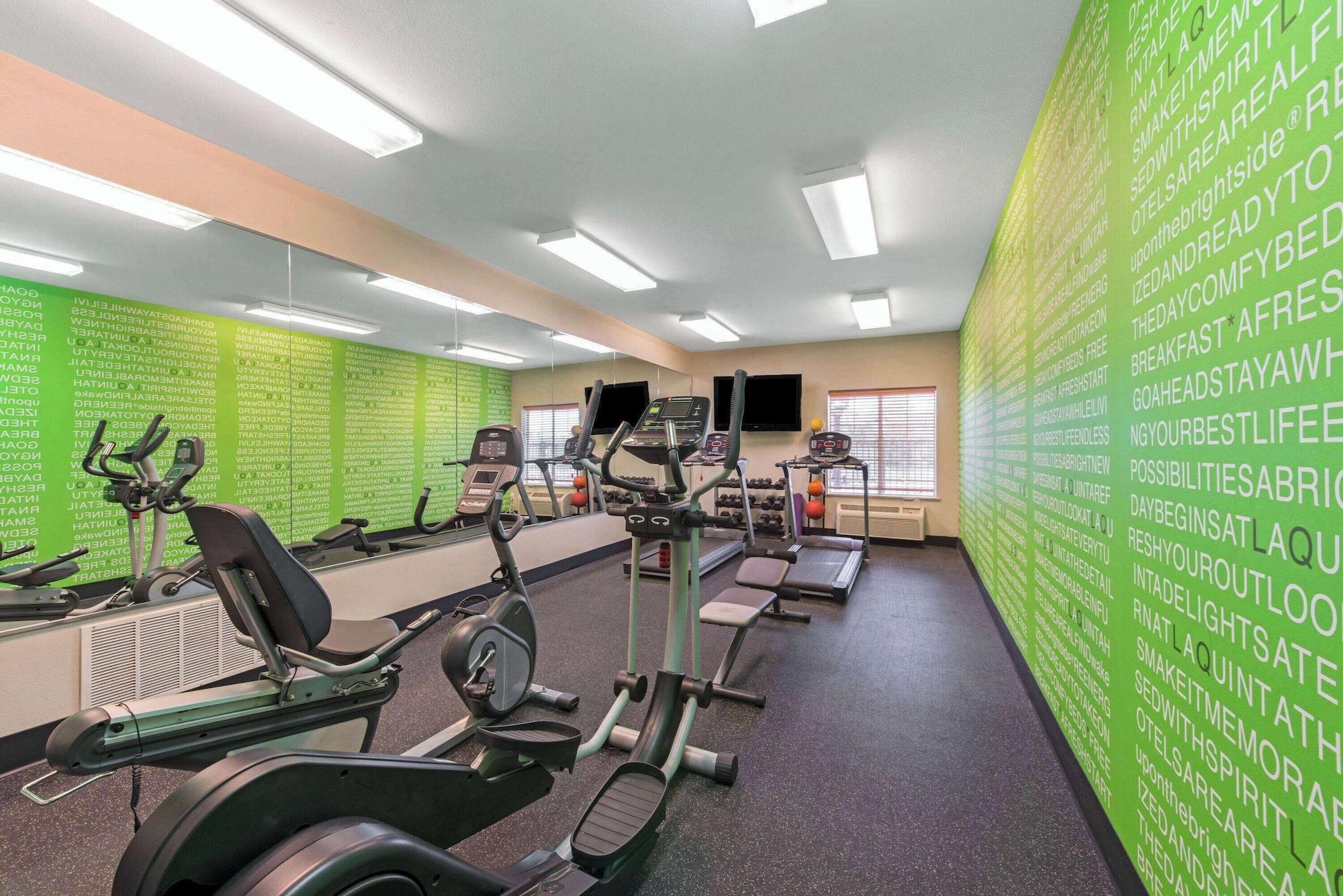 Gimnasio La Quinta Inn & Suites by Wyndham Bridge City