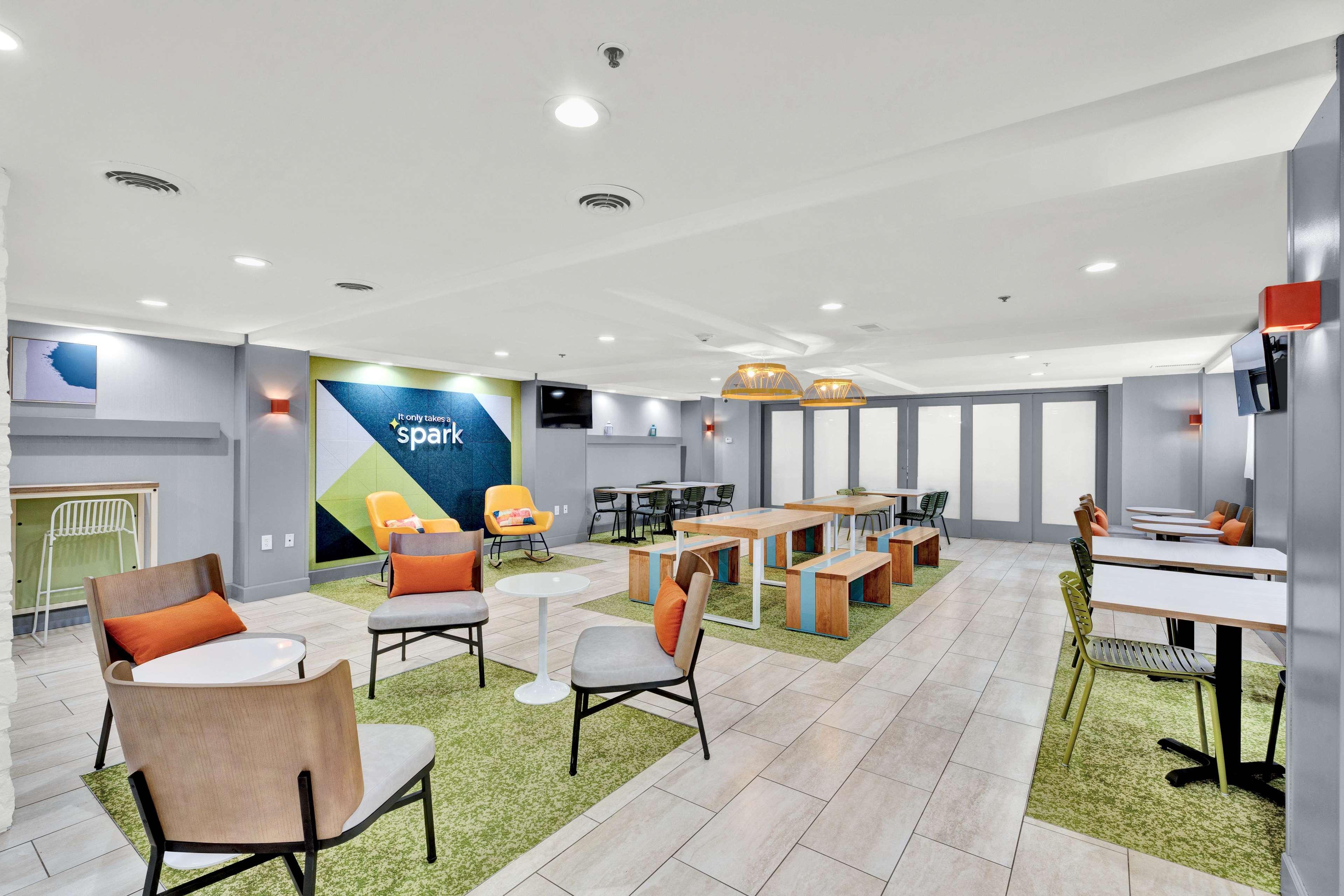 Restaurant Spark by Hilton Plymouth