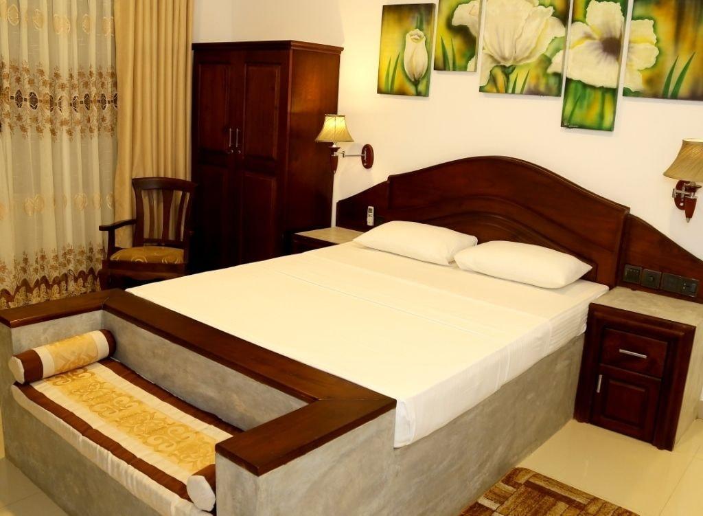 Varios Hotel Sunrich Kandy