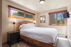 Alquiler Vacacional - Moose Caboose - Cozy, Updated 1BR /1 BA First Floor End Unit Condo Close to JHMR